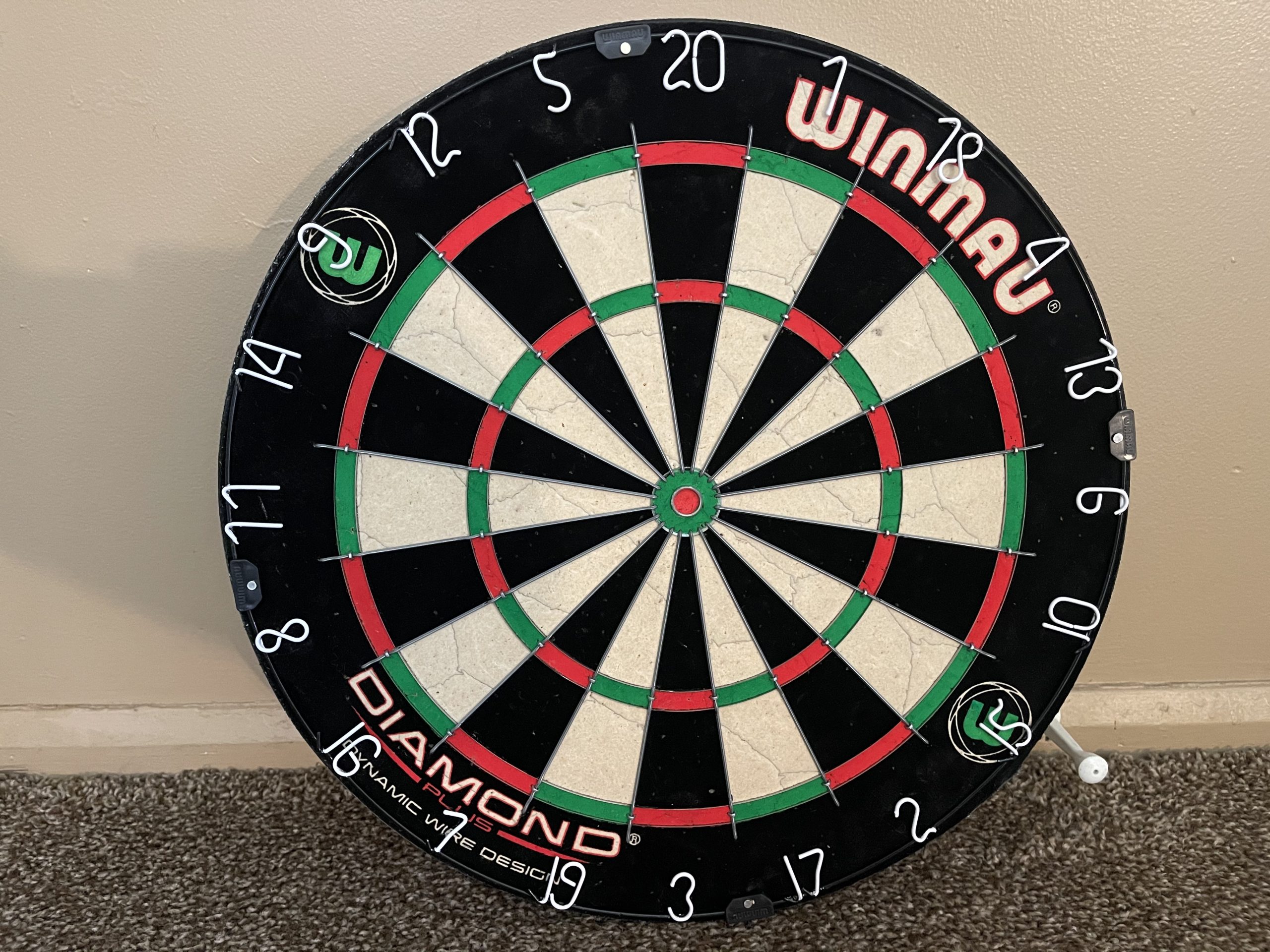 WINMAU Diamond Plus Dartboard customer photo 2