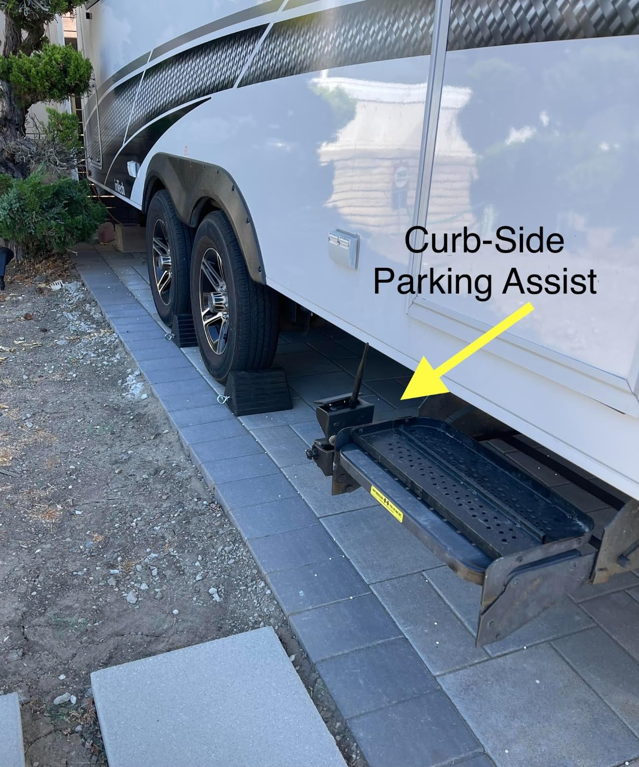 2 Magnetic Solar Wireless Backup Camera HD1080P 3 Mins DIY Installation DVR 7 Inch IPS Monitor Rechargeable Reverse Camera System for Hitching Gooseneck Horse Trailer Fifth Wheels/Car RV Truck AP7-2 customer photo 2