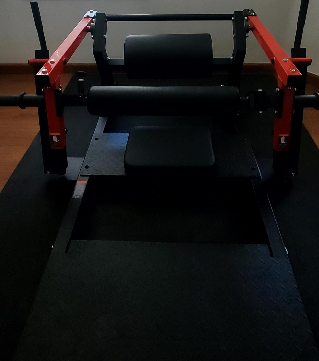 GMWD Hip Thrust Machine, 800LBS Plate-Loaded Glute Bridge Machine with Weight Holder, Heavy Duty Butt Exercise Equipment for Glute Muscles Building and Butt Shaping, Adjustable Footboard customer photo 2