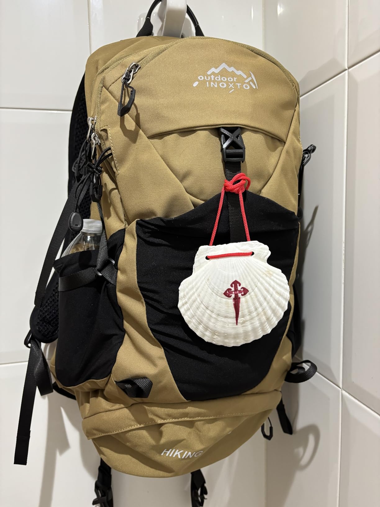 IX INOXTO Hiking Backpack, 26L/40L Waterproof Hiking Daypack with 3L Water Bladder and Rain Cover, Khaki customer photo 1