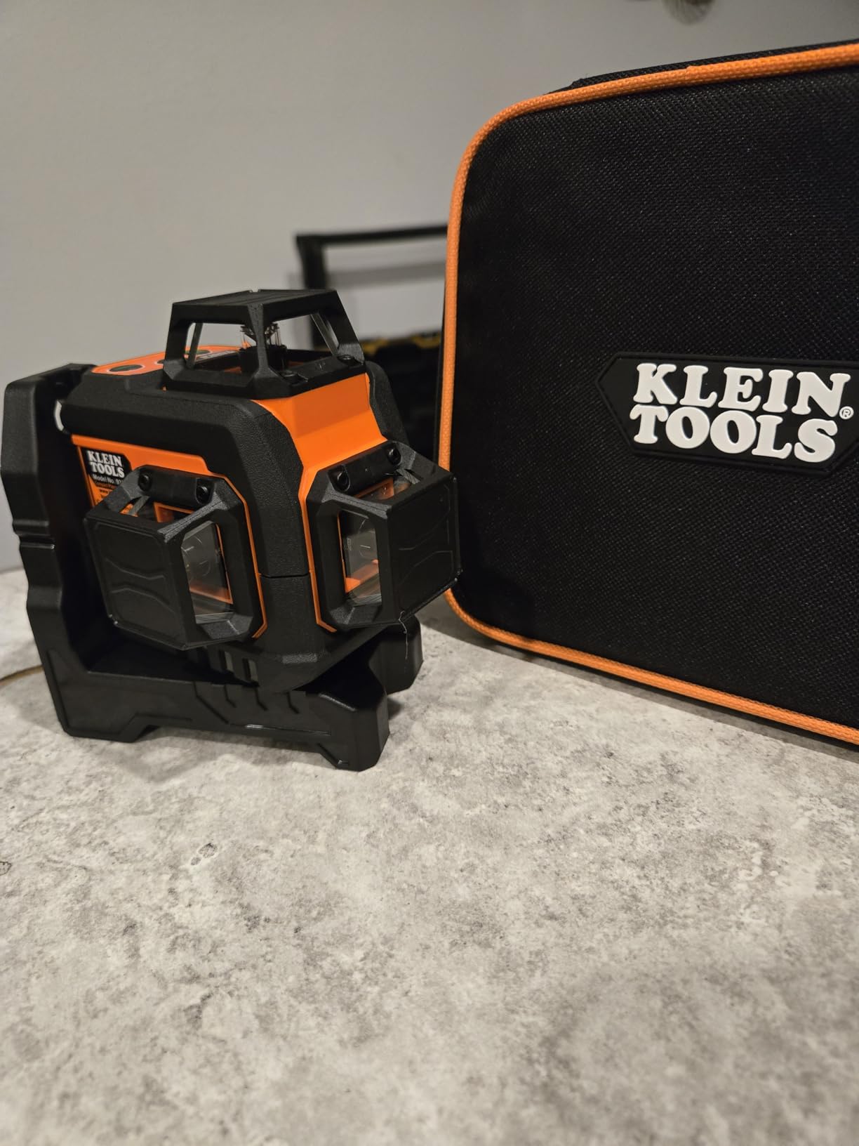 Klein Tools 93CPLG Compact Self-Leveling Laser Level, Bright Green Cross Line 360-Degree Laser Planes customer photo 2