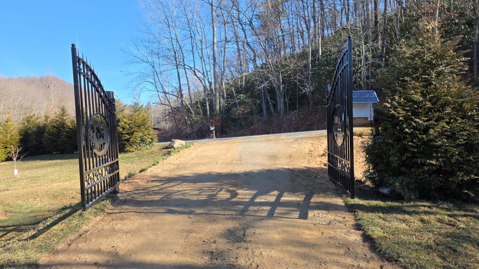 Chery Industrial 14x8 FT Outdoor Dual Swing Driveway Gate with Deer Pattern | Galvanized Steel Outdoor Security Gate, Weatherproof Entrance Gate for Yard Patio Manor Commercial Use customer photo 2