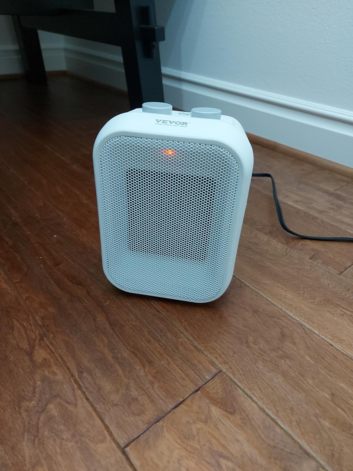 VEVOR Portable Electric Space Heater with Thermostat, 1000W/1500W 2-Level Adjustable Quiet Ceramic Heater Fan, 9 in Tip-Over Shutdown Flame-Retardant PP Small Heaters for Office Room Desk Indoor Use customer photo 2
