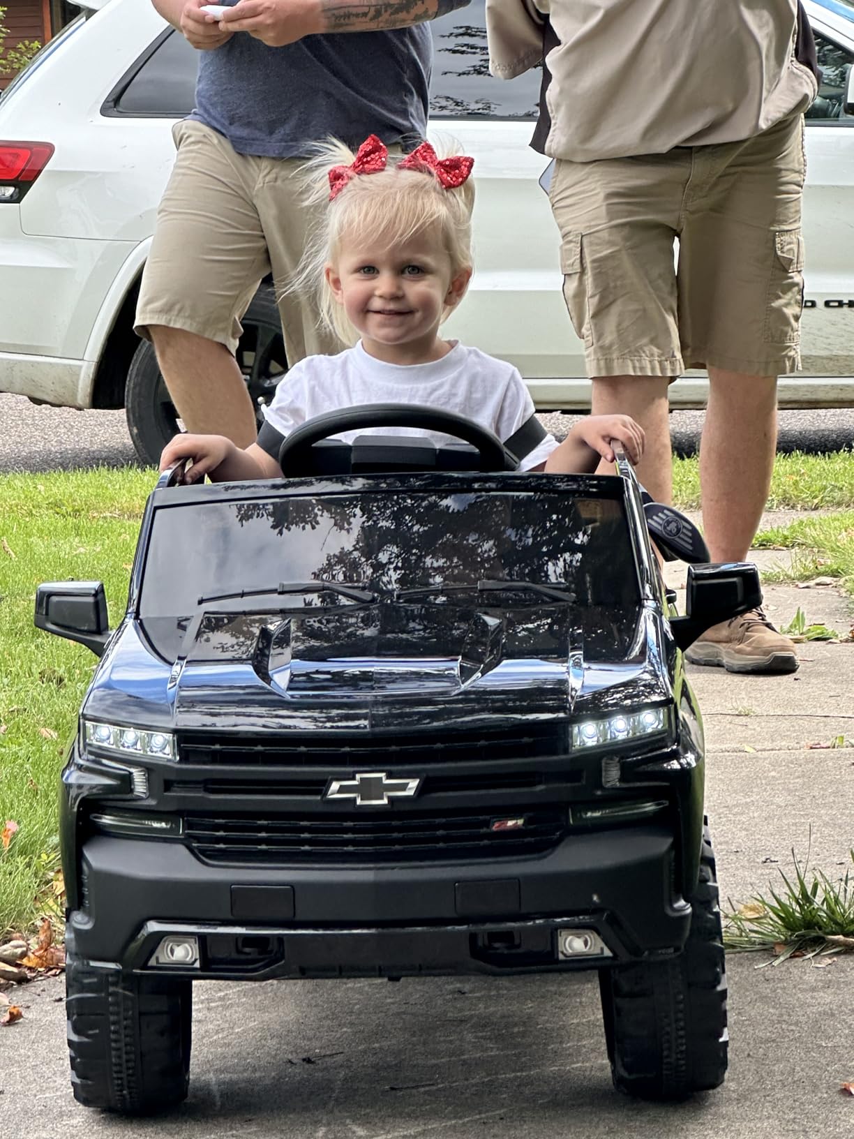 Best Choice Products 12V Licensed Chevrolet Silverado Ride On Truck, Electric Car Toy w/Parent Remote Control, Truck Bed Storage, Bluetooth Speaker, LED Lights - Black customer photo 1
