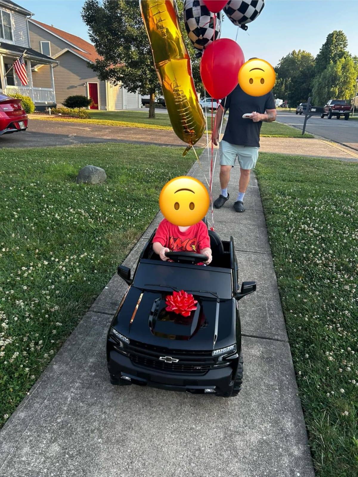 Best Choice Products 12V Licensed Chevrolet Silverado Ride On Truck, Electric Car Toy w/Parent Remote Control, Truck Bed Storage, Bluetooth Speaker, LED Lights - Black customer photo 2
