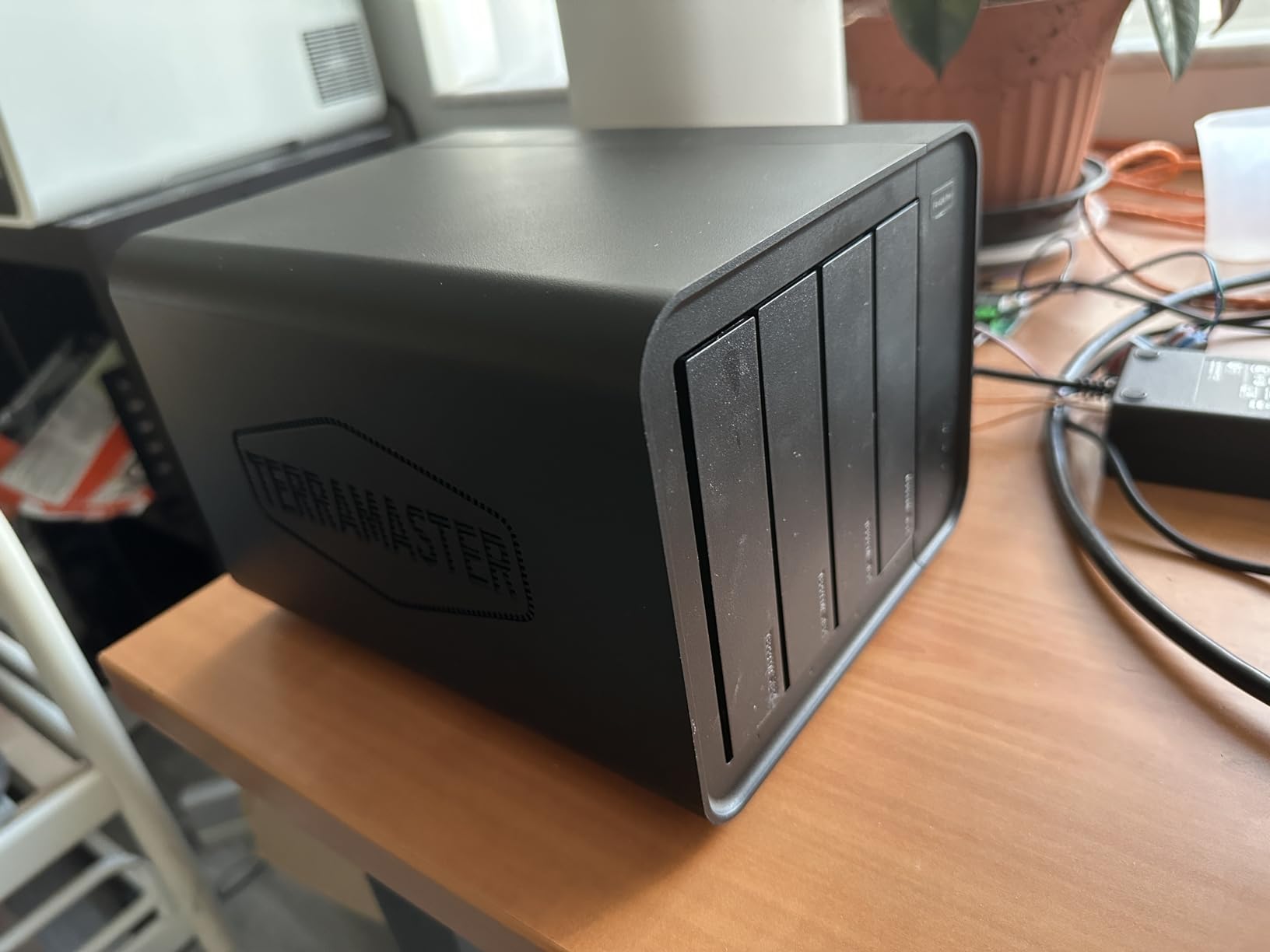 TerraMaster F4-424 Pro NAS Storage - 4-Bay Core i3-N305 8-Core 8-Thread CPU, 32GB DDR5 RAM, 2.5GbE Port x 2 (Diskless) customer photo 2