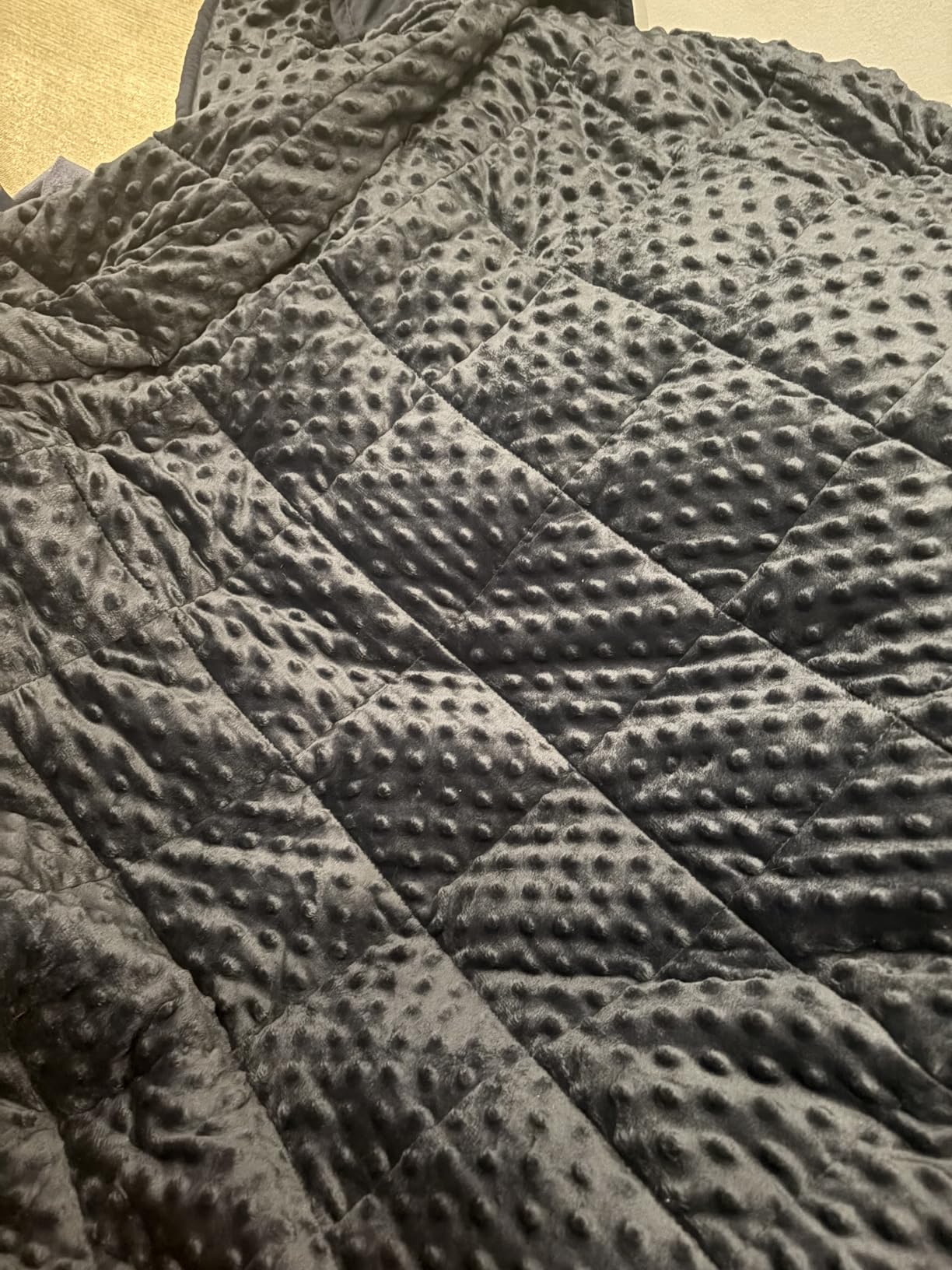 Mr. Sandman Weighted Blanket for Adults Queen Size 15 lbs, Soft Cooling Heavy Minky Blanket for Sleep, Washable Throw Blanket with Glass Beads, 60 x 80 Inches, Grey customer photo 1