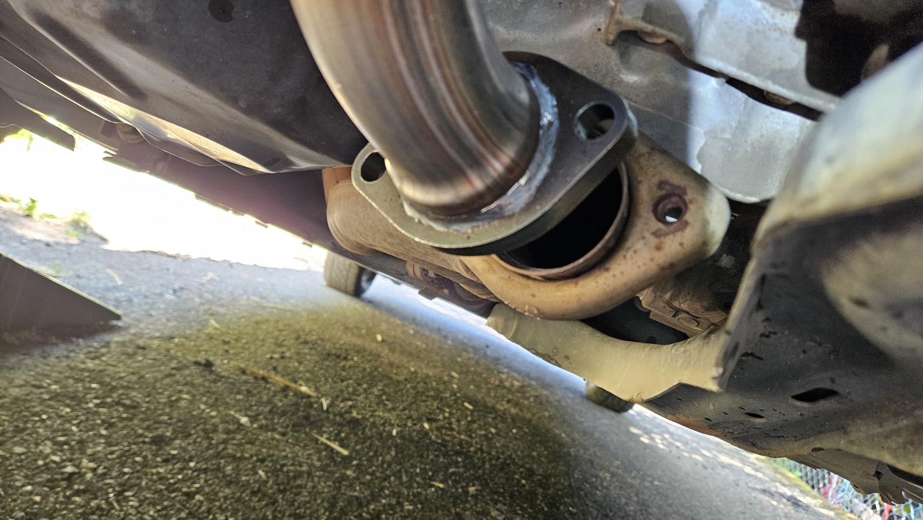 A-Premium Rear Catalytic Converter, E.P.A Compliant | Compatible with Dodge Grand Caravan 11-19, Journey, Avenger, Chrysler Town & Country, 200, Volkswagen Routan, Ram C/V, 3.6L customer photo 2