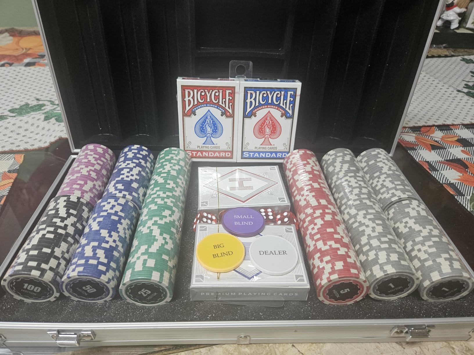 HEITOK 500-Piece Poker Chip Set for Texas Holden Card Game | 11.5g weighted feel for Texas Holden and Blackjack tables, built for quick rounds, longer sessions and at-home hosting customer photo 2