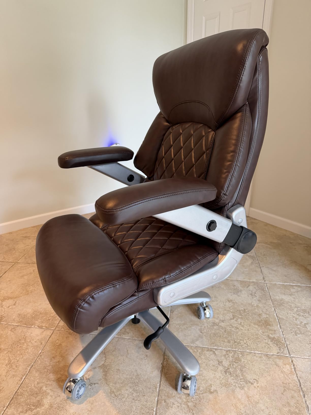 Big and Tall Office Chair for Heavy People, 500LBS High Back Extra Wide Heavy Duty Executive Office Chair Comfortable for Home Office, Large Computer Desk Chair with Adjustable Lumbar Support Black customer photo 1