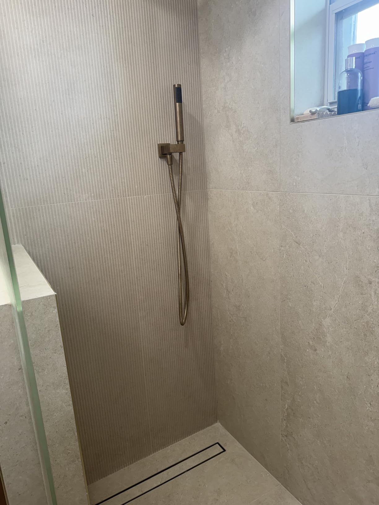 Delta Modern 14 Series Round Rain Shower System Faucet Set, Rainfall Brushed Gold Shower Head and Handle Set, Valve Trim Kit, 10 Inch, Champagne Bronze 342702-CZ customer photo 1