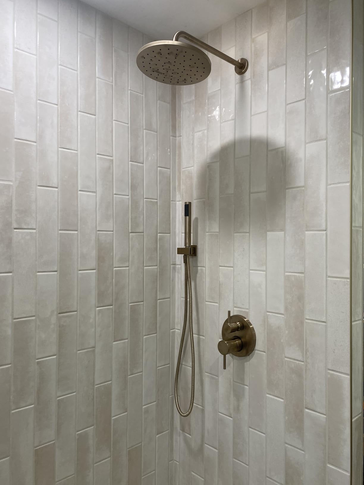 Delta Modern 14 Series Round Rain Shower System Faucet Set, Rainfall Brushed Gold Shower Head and Handle Set, Valve Trim Kit, 10 Inch, Champagne Bronze 342702-CZ customer photo 2