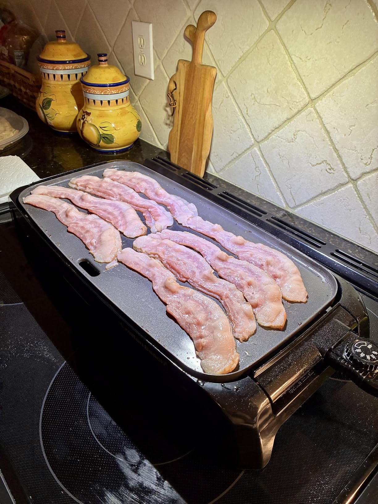 Hamilton Beach 200 Sq. In. Electric Griddle With Adjustable Temperature | 200 to 400 degrees | PTFE & PFOA Free Durathon Ceramic Reversible Nonstick Surface | Removable Drip Tray customer photo 1