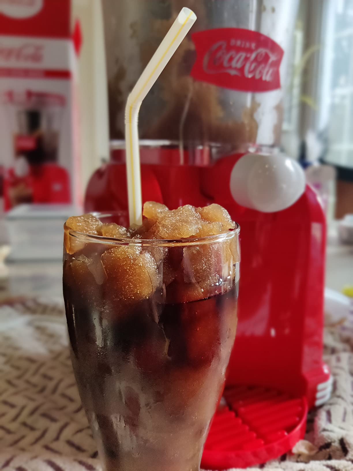 Nostalgia Frozen Drink Maker and Margarita Machine for Home - 32-Ounce Slushy Maker with Stainless Steel Flow Spout - Easy to Clean and Double Insulated - Retro Red customer photo 1