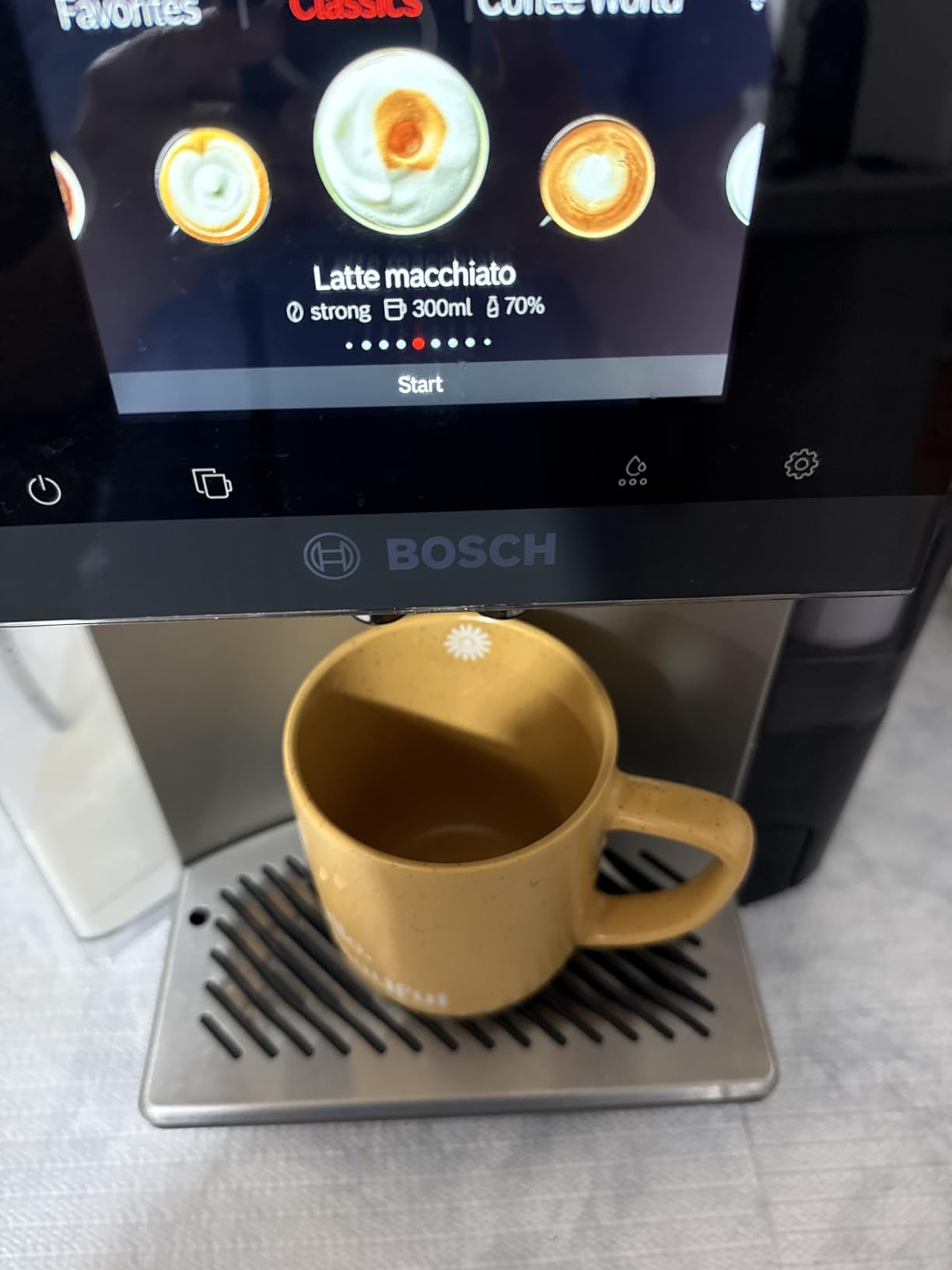 Bosch 800 Series Fully Automatic Coffee & Espresso Machine - Silver, Double Cup, Touchscreen, Large Bean Capacity, 36 Drinks, Cold Brew, Save up to 30 Profiles, Integrated Milk Container customer photo 2