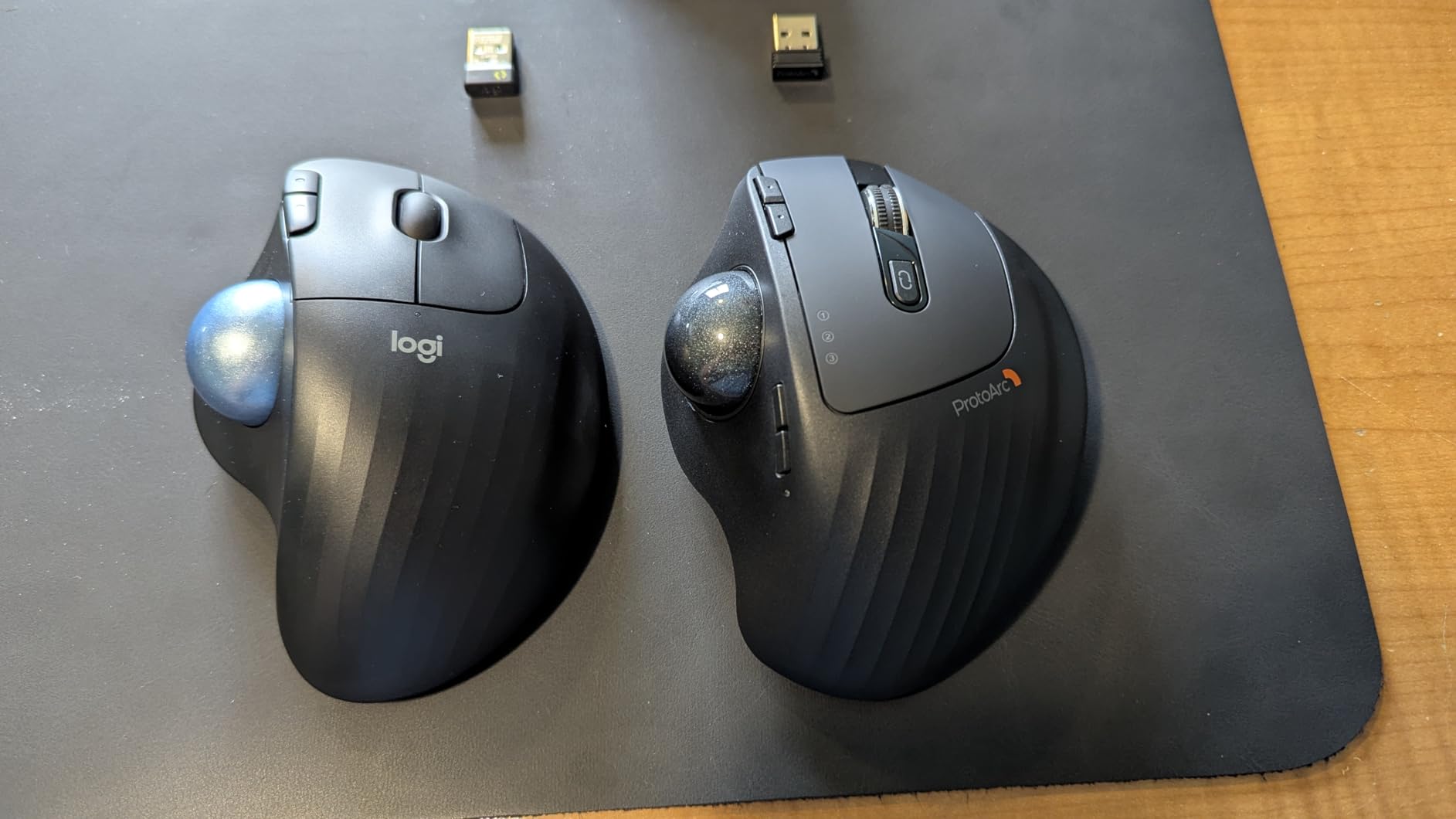ProtoArc EM01 NL Wireless Trackball Mouse, Rechargeable Thumb Control, Gray | 0/20° Adjustable Angle to Reduce Fatigue, Triple-Device Bluetooth & 2.4G USB-A for Office Use, Silent Click, Easy to Clean customer photo 2