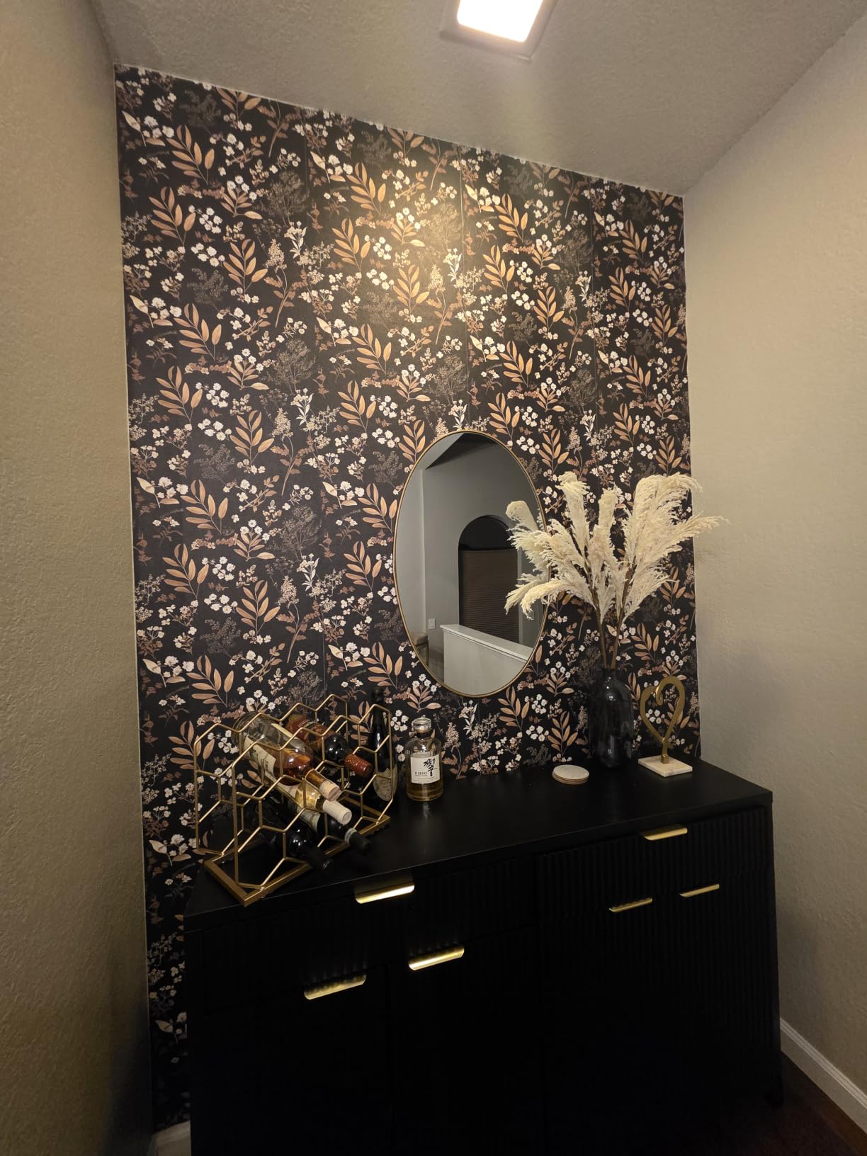 Laatse Vintage Floral Peel and Stick Wallpaper 17.5