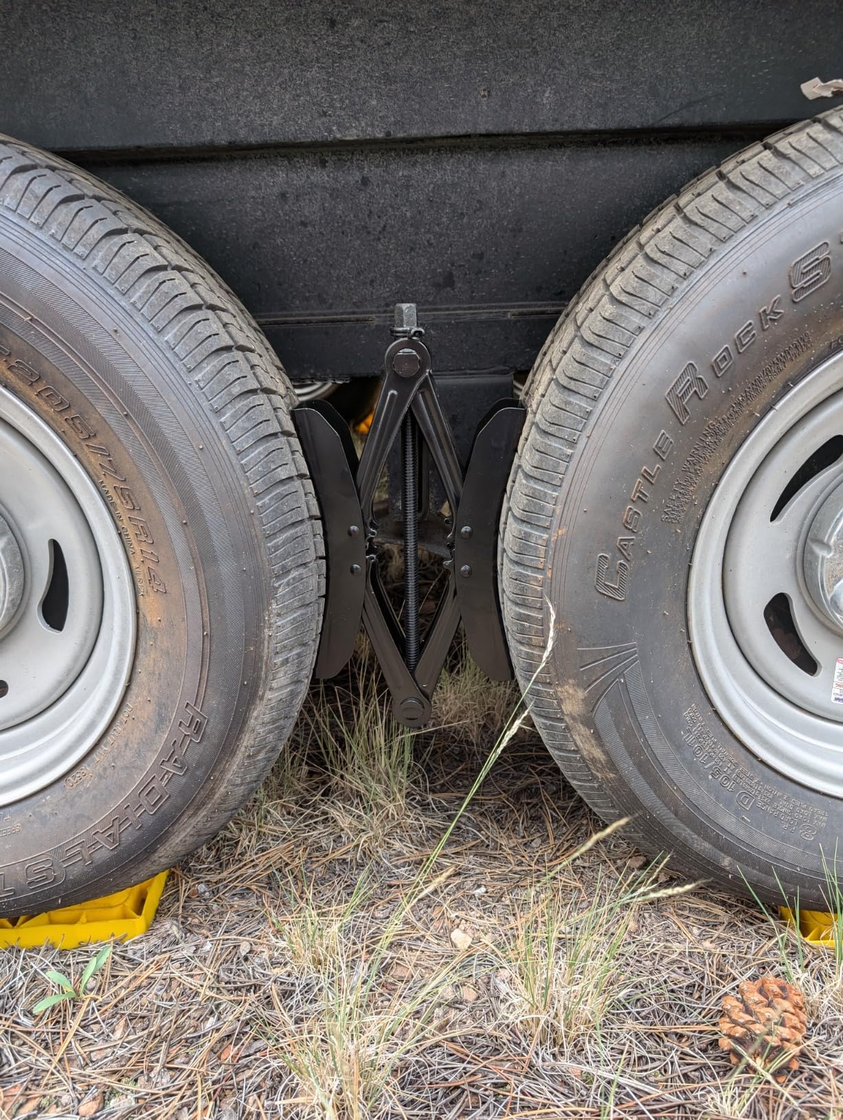 2Pcs Camper Wheel Chock Stabilizer, X Chocks for Travel Trailer | Heavy Duty RV Wheel Chocks with Ratchet And Socket for 3.5