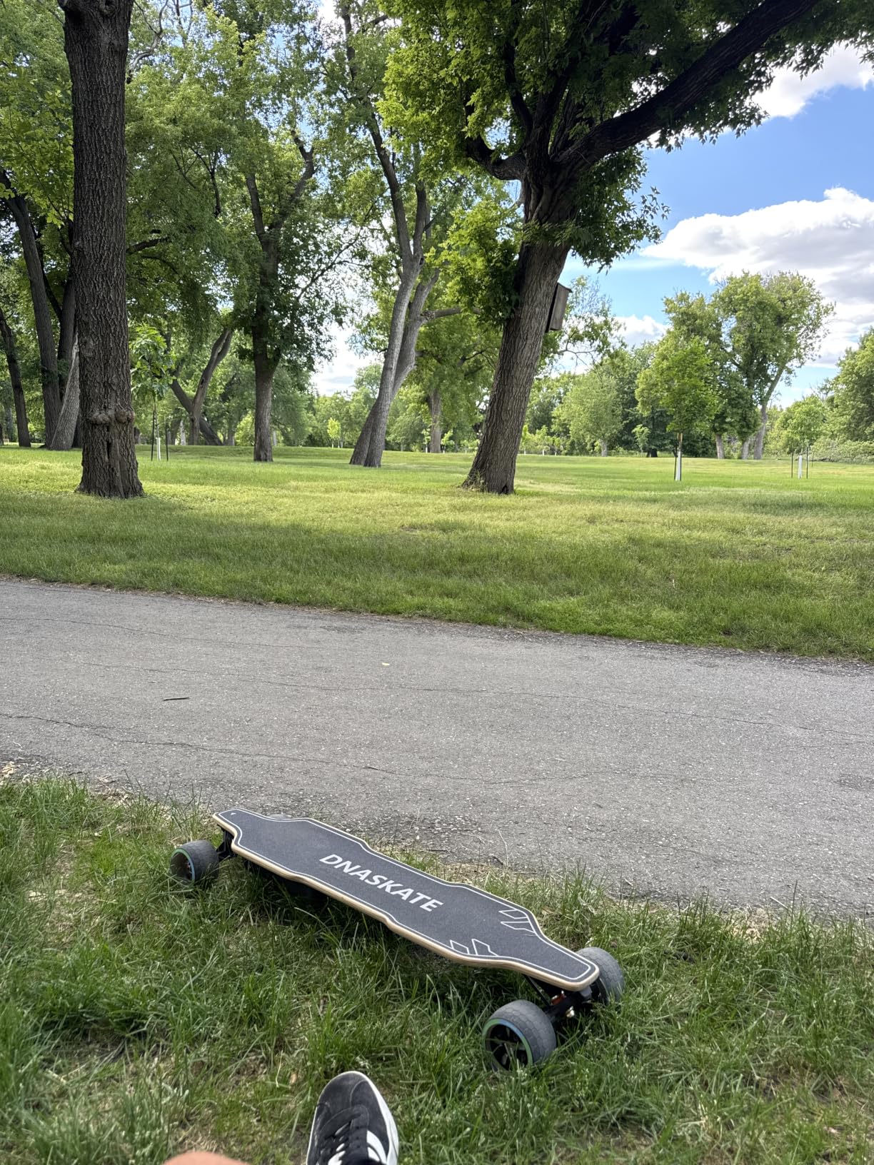 V4/V20 Electric Skateboard with Remote, 28 Mph Top Speed, 22 Miles Range, 1200W Hub-Motor, Longboard Skateboard for Adults & Teens customer photo 1