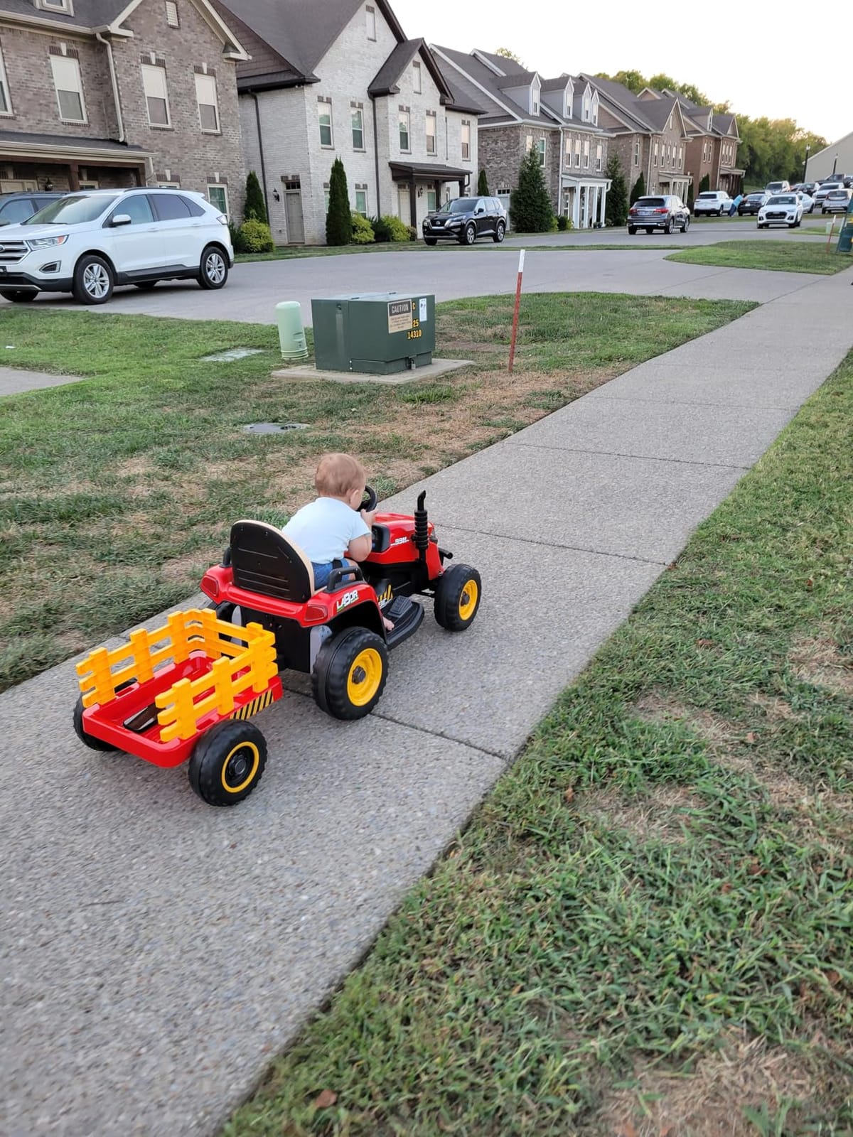 ARBELI 12V 7AH Kids Ride On Tractor w/Trailer & Remote Control, Green | Ride on toys for kids ages 2-5, dual 45w motors, shifter, 66lbs weight capacity, bluetooth music, birthday gift customer photo 2