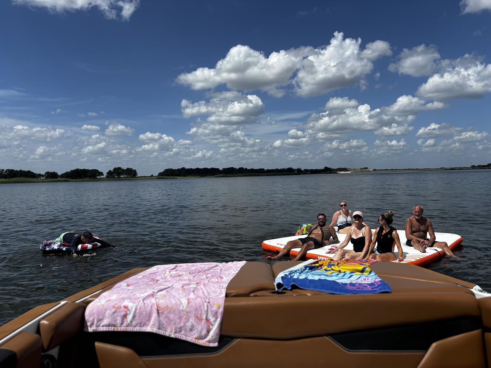 VEVOR Inflatable Floating Dock, Inflatable Dock Platform, Non-Slip Air Dock Platform with Portable Carrying Bag & Detachable Ladder, Floating Platform Island Raft for Pool Beach Ocean customer photo 2