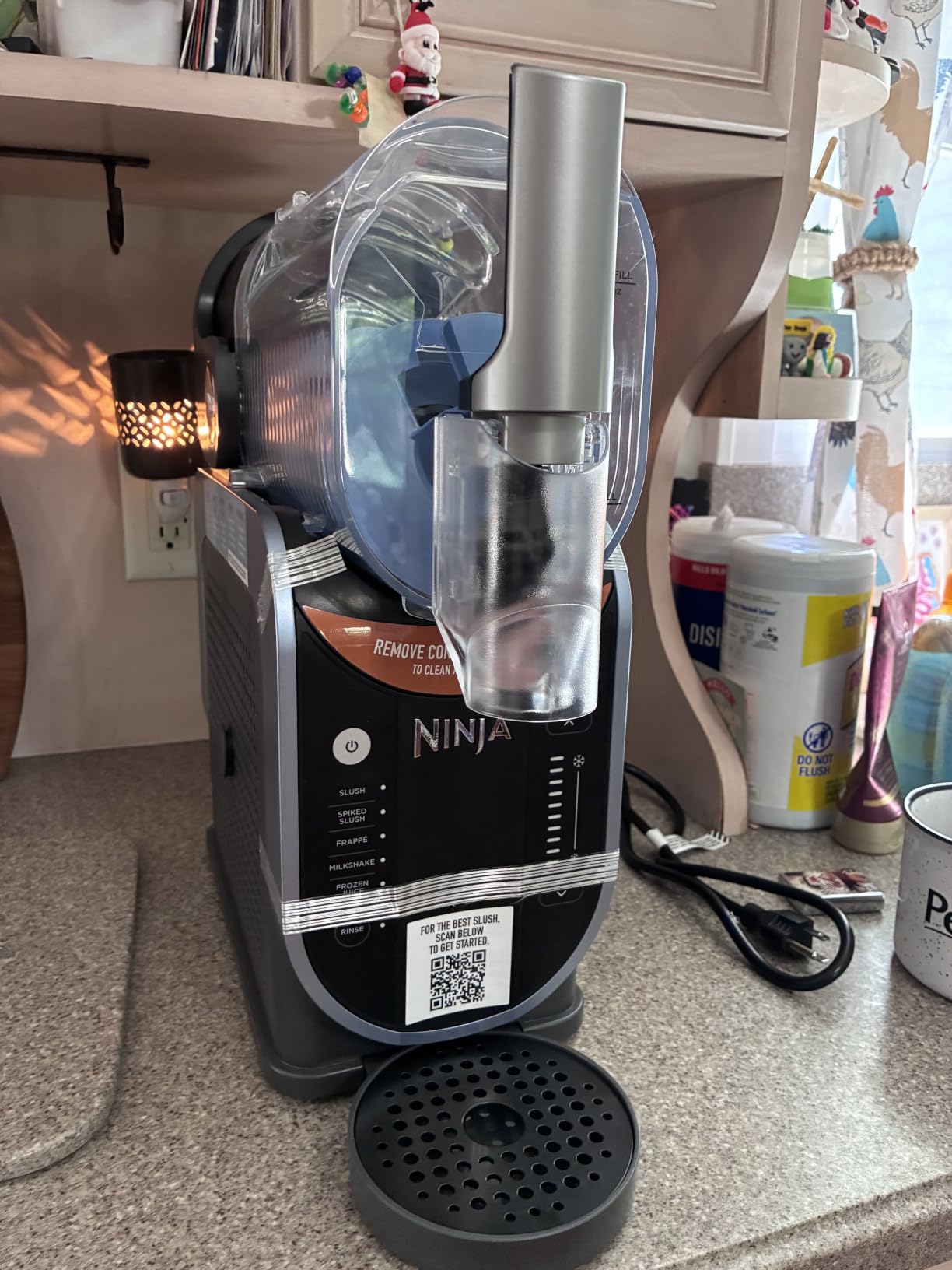 Ninja SLUSHi Professional Drink Maker, 7+ Servings, Black, FS301 | No Ice Needed, 5 Preset programs, Rapid Chill Technology, 7+ Servings, 88-Oz Easy-Fill Vessel, Dishwasher Safe Parts customer photo 1