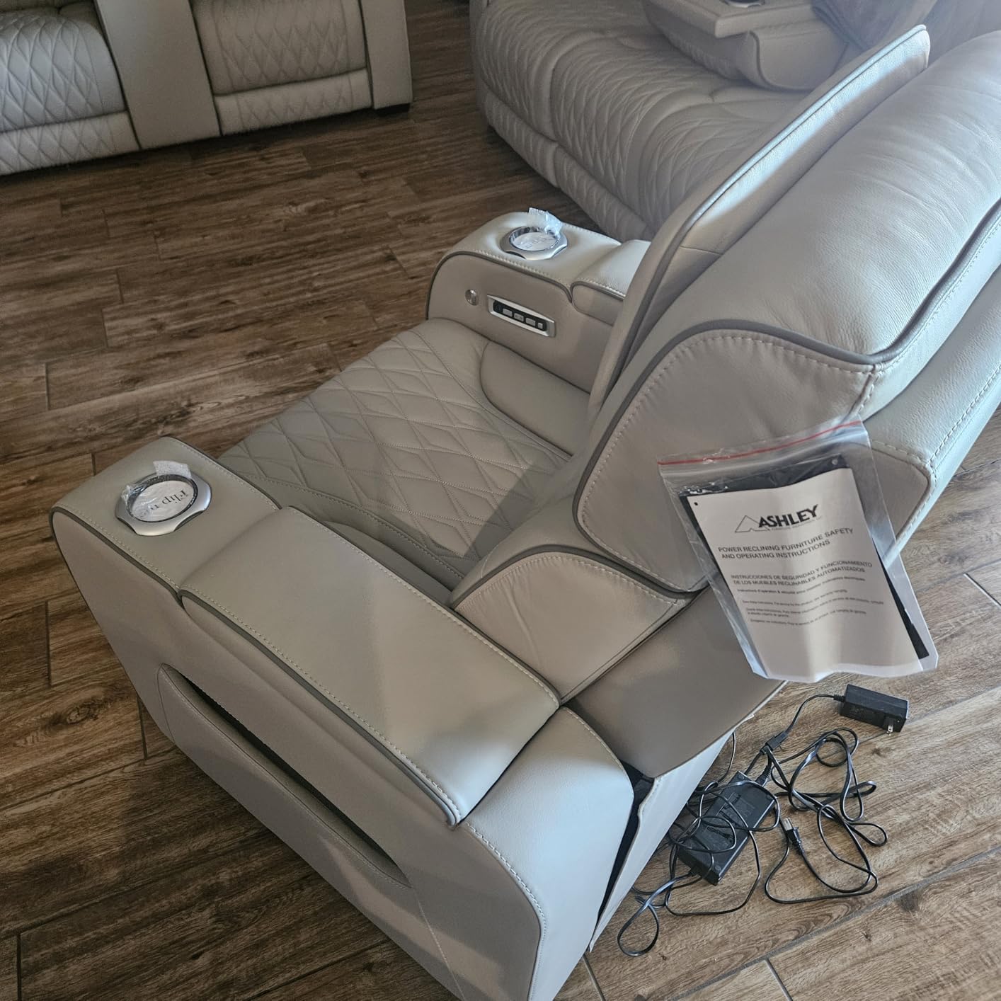 Signature Design by Ashley Leather Power Recliner Chair, Zero Gravity | Soothing air massage and heat, Extended ottoman with adjustable headrest, 250-lb weight capacity, Boyington Series customer photo 2