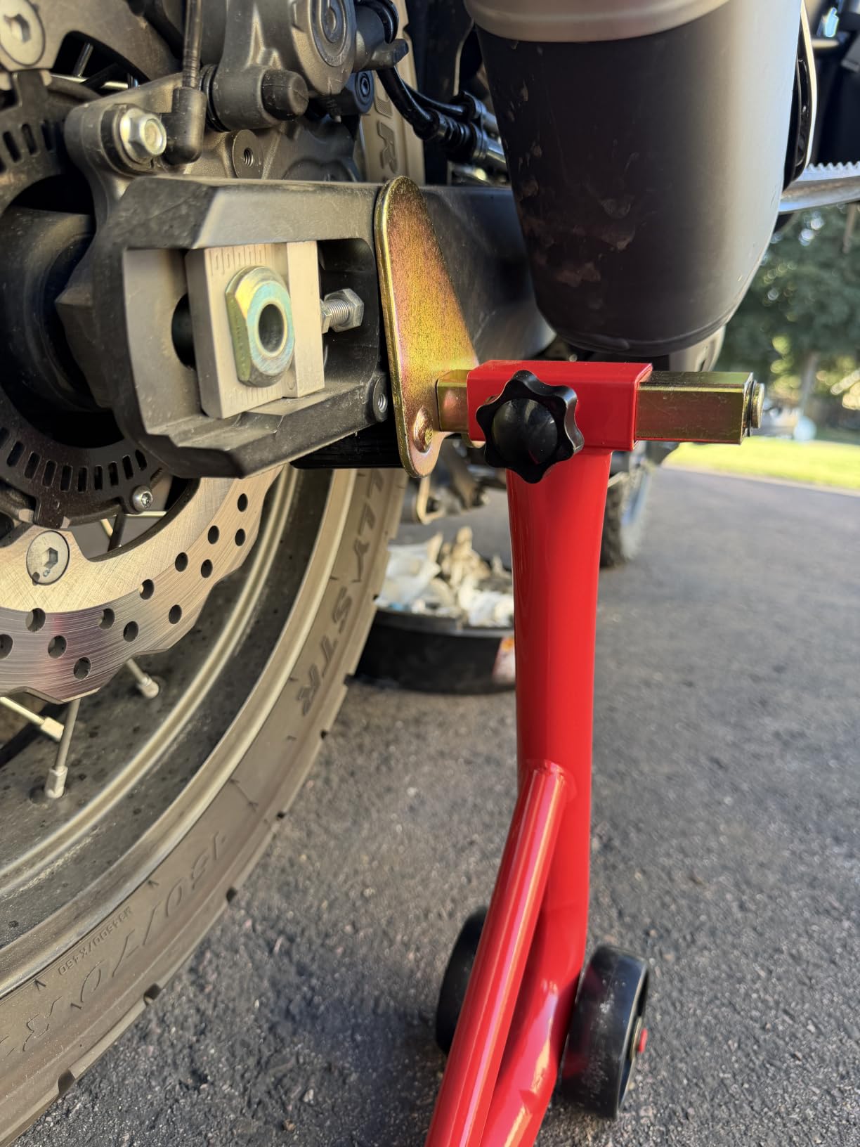Jack Boss Motorcycle Stand Rear Combo Wheel Lift Stand, 500Lbs Capacity, Swingarm Spool Paddock Stand for Sport Bike, Fit for Yamaha, for Honda, Suitable for Kawasaki Black customer photo 1