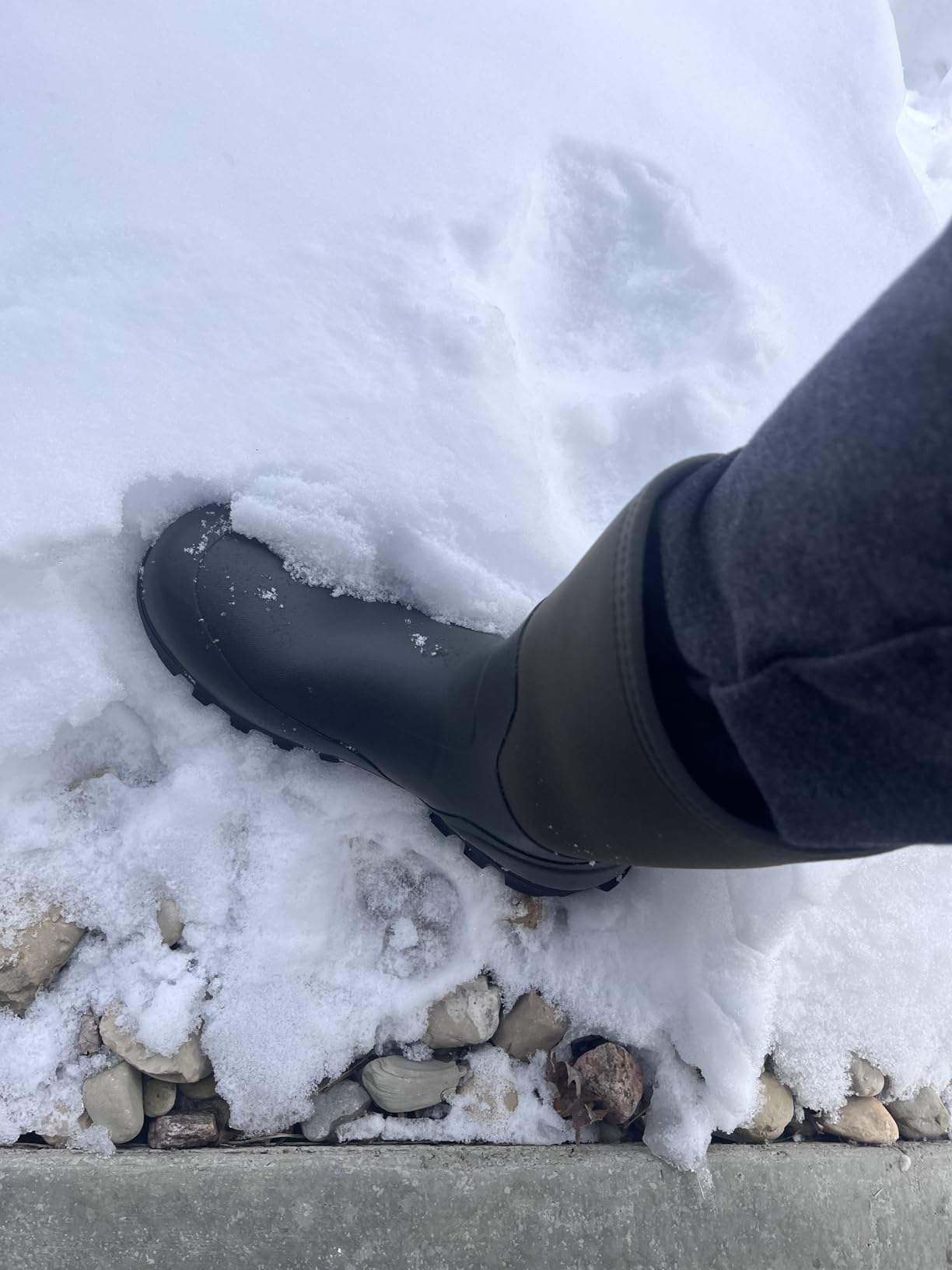 Showave Men's Rubber Boots Waterproof Rain Boots Mud Boot Comfy Sports Sole customer photo 1
