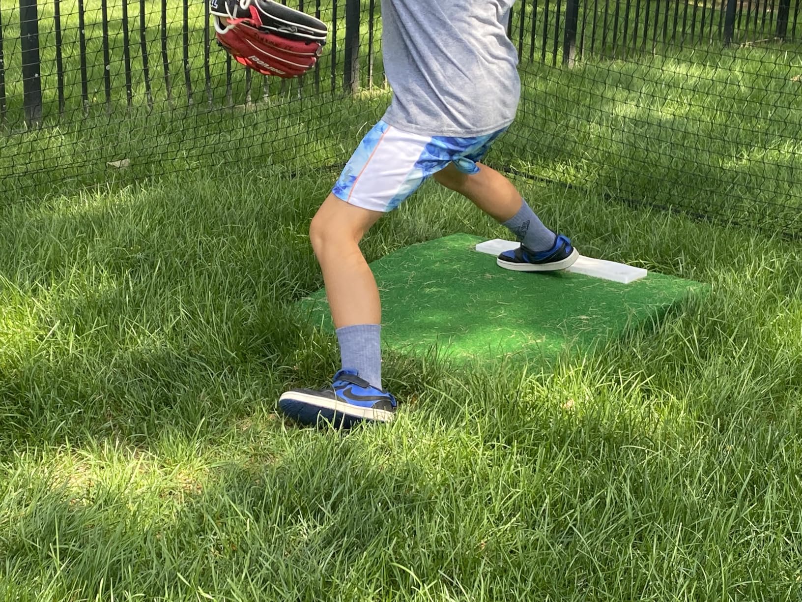 GoSports Portable Pitching Mound for Baseball Pitchers - 30 x 30 x 4 Inch customer photo 2