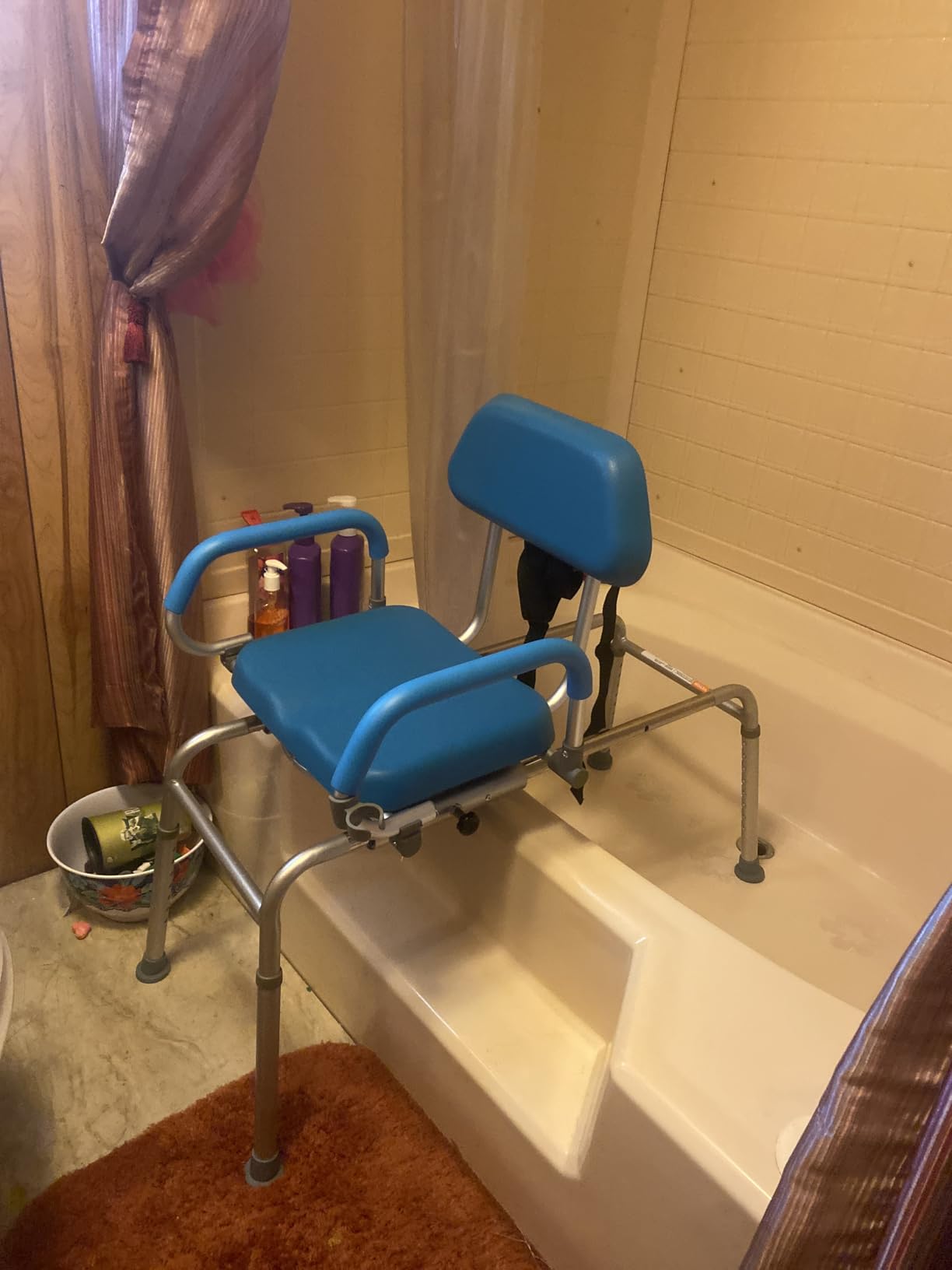 VEVOR Sliding Tub Transfer Bench with 360 Degree Swivel Seat, Sliding Shower Chair with Pivoting Armrest & Padded Seat and Safety Belt, Height Adjustable Bath Chair for Elderly Disabled, 330LBS customer photo 2