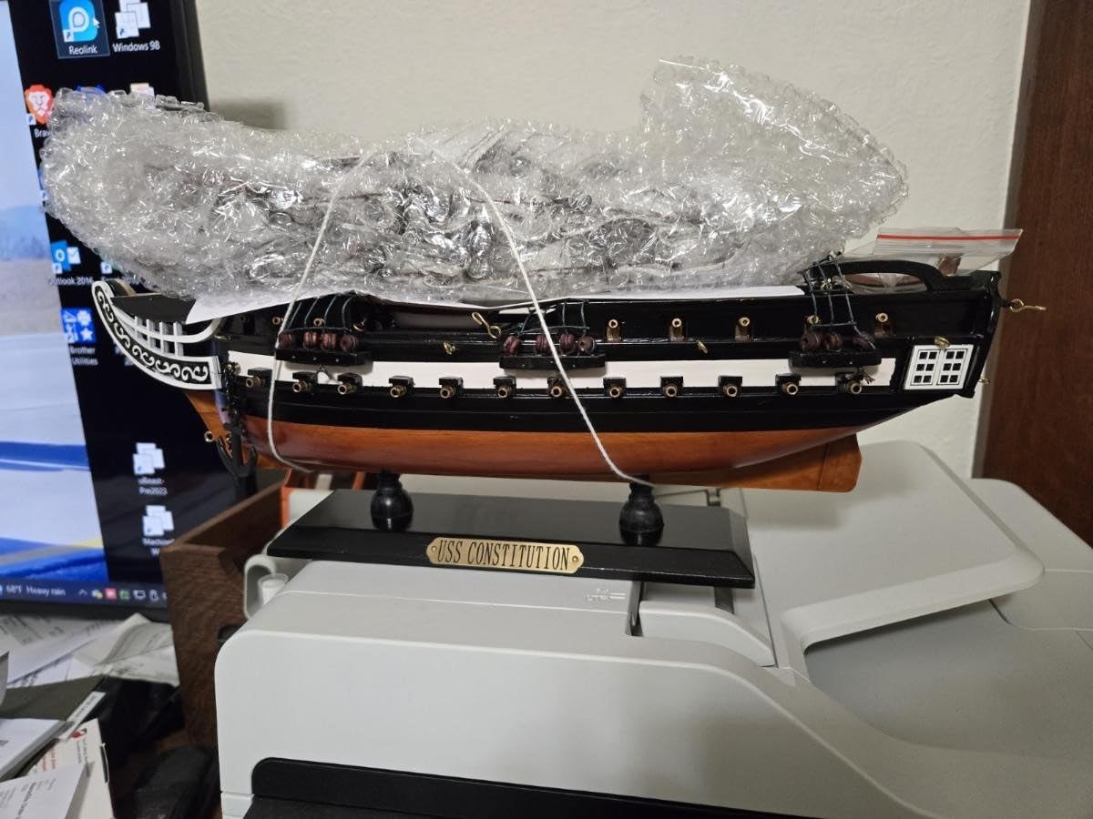 SAILINGSTORY Wooden Model Ship USS Constitution 1/95 Scale Replica customer photo 2