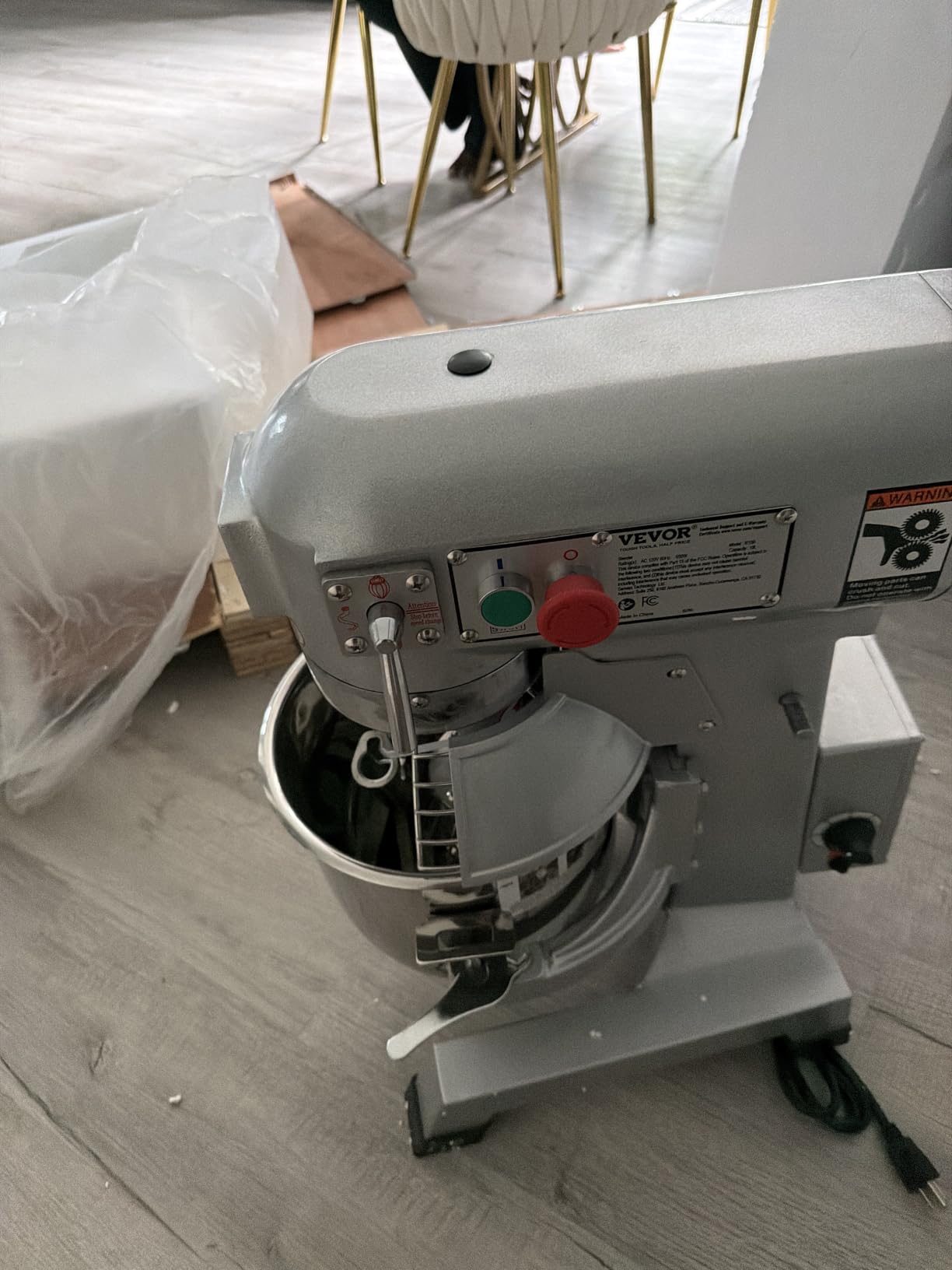 VEVOR Commercial Food Mixer, 15Qt Capacity with Timer, 500W Stainless Bowl Durable Electric Mixer for Commercial Use, 3 Speed Options 113/184/341 RPM, Includes Dough Hook & Whisk customer photo 1