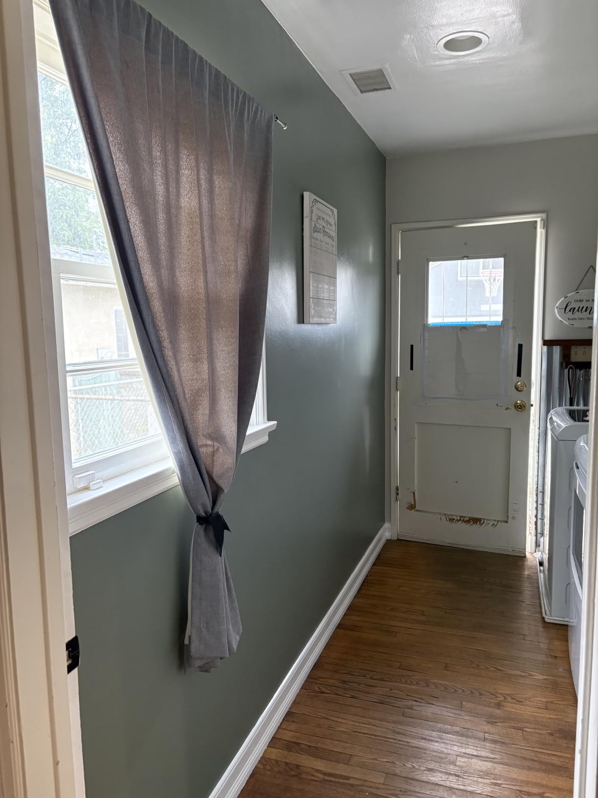 Magnolia Home by Joanna Gaines Interior Paint, EMMIE'S ROOM, 1 Gallon customer photo 1