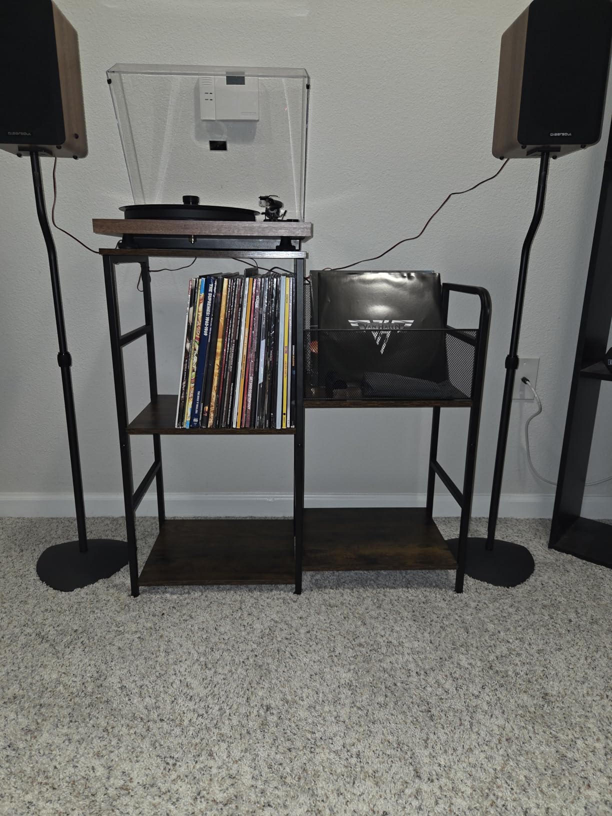 ThreeHio Record Player Stand, Turntable Stand with Vinyl Storage Holds up to 300+ Albums, Storage Cabinet for Vinyl Records, Record Player Table for Living Room customer photo 1