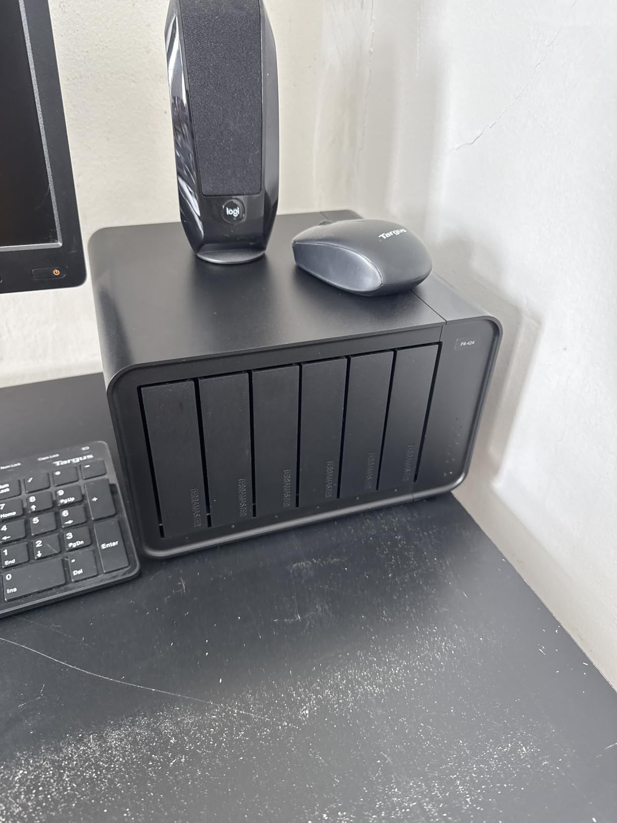 TerraMaster F6-424 NAS Storage 6-Bay, N95 Quad-Core CPU, 8GB DDR5 RAM, Dual 2.5GbE Ports (Diskless) customer photo 1