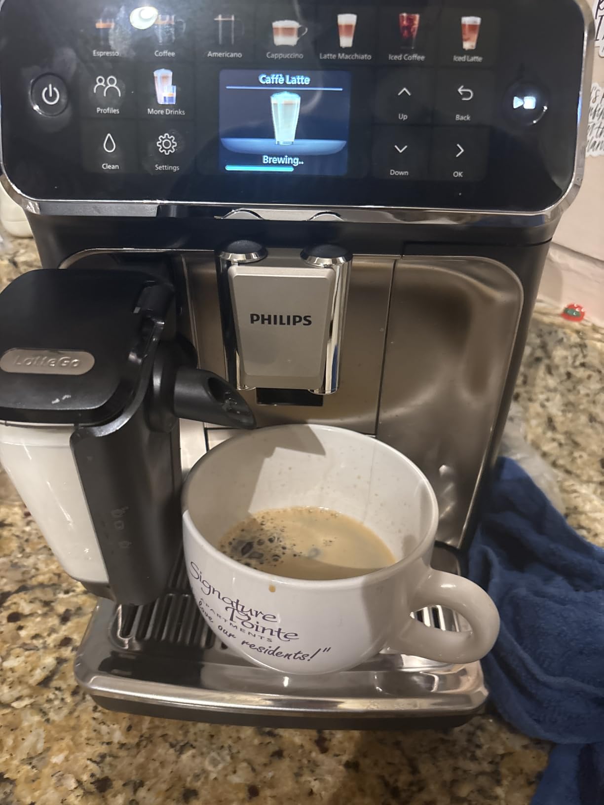 Philips 5500 Series Fully Automatic Espresso Machine, LatteGo Milk System | 20 Hot & Iced Coffee Pre-Sets, QuickStart, Ceramic Grinder, 15 bars (EP5544/94) customer photo 2
