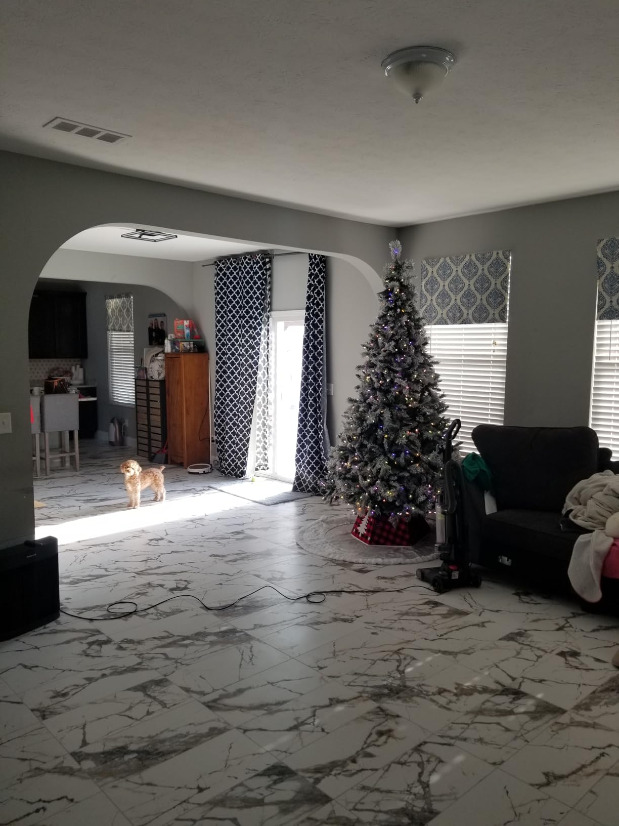 7.5FT Pre-lit Snow Flocked Christmas Tree Spruce with Remote Control, 600 Warm White Multi-Color Lights, Artificial Hinged/Feel Real/Realistic for Home, Holiday Decoration Dual Color LED customer photo 1