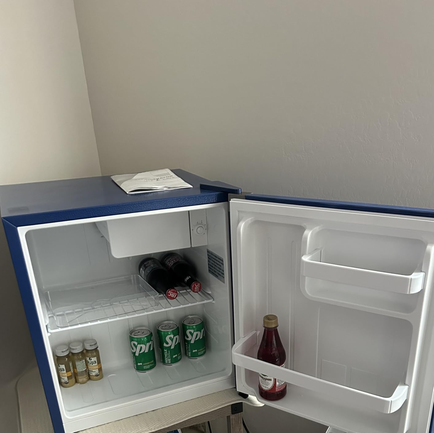 Frigidaire 1.6 cu ft Compact Mini Fridge, Perfect for Home or Office, Contemporary Series, Black customer photo 2