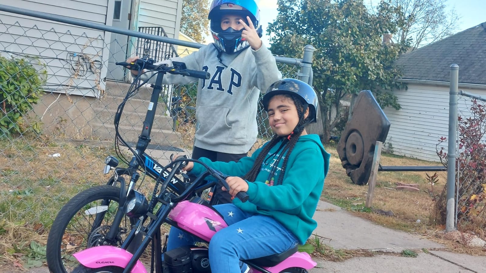 ELEMARA Electric Dirt Bike, 15 mph & 150lb Max, 24V Ride on Toy for Big Kids w/LED Lights & Power Display,Chain-Driven Motor,Twist-Grip Throttle, Shock Springs,Handbrake,12