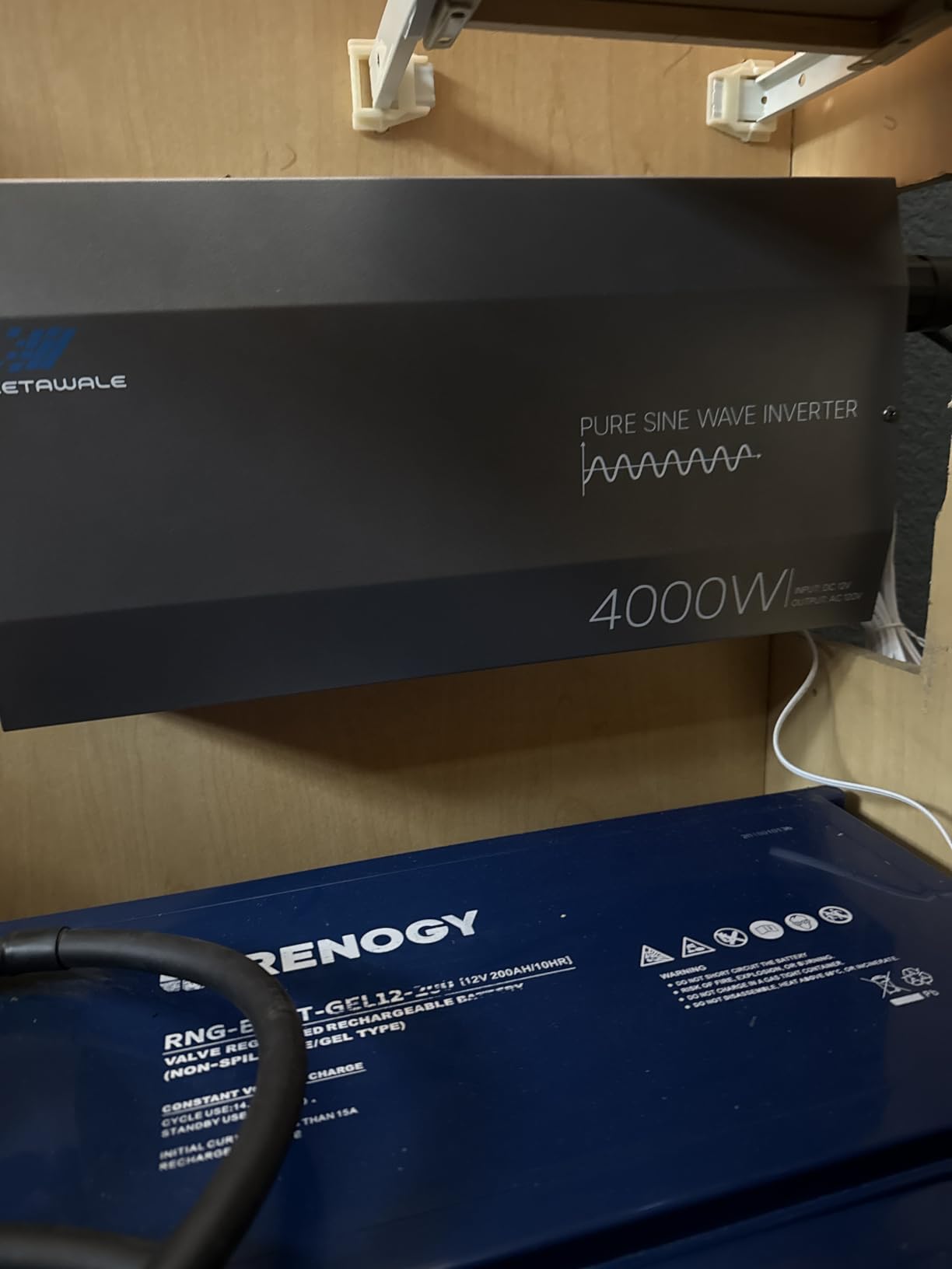 2000W Pure Sine Wave Inverter 12V DC to 120V AC Converter with LCD Remote | 4000W Peak, 4AC Outlets, USB & Type-C Port, Clean Power for Truck, RVs, Camping, Solar Off Grid Systems, and Backup Applications customer photo 2