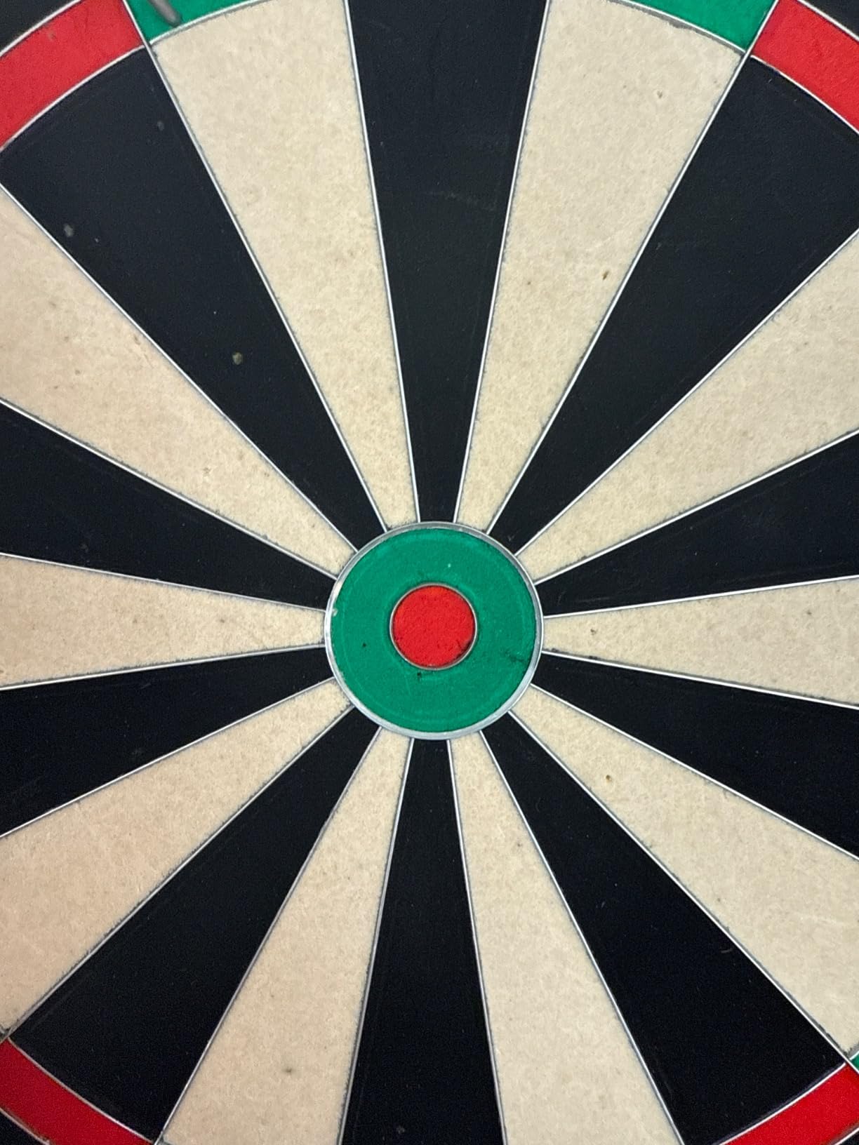 Target Darts TOR Dartboard, Steel Tip Dart Board | Competition Standard with Modern Rotational Number Ring, Premium Madagascan Sisal customer photo 1
