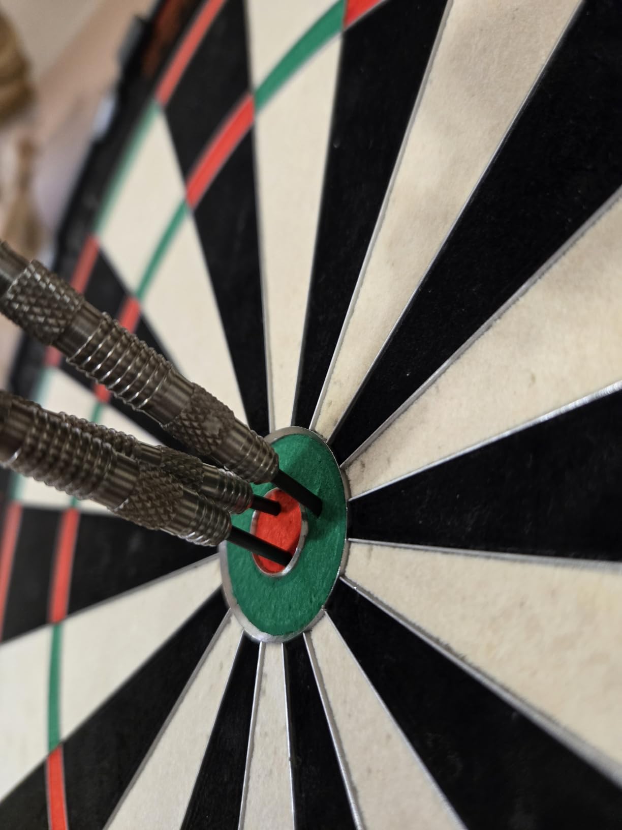 Target Darts TOR Dartboard, Steel Tip Dart Board | Competition Standard with Modern Rotational Number Ring, Premium Madagascan Sisal customer photo 2