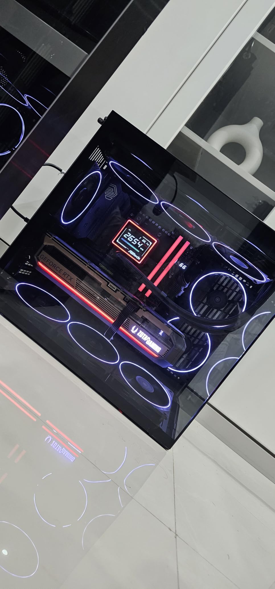 MSI MAG X870 Tomahawk WiFi Gaming Motherboard (AMD Ryzen 9000/8000/7000 Series Processors, AM5, DDR5, PCIe 5.0, M.2 Gen5, SATA 6Gb/s, USB 40Gbps, HDMI/DP, Wi-Fi 7, Bluetooth 5.4, 5Gbps LAN, ATX) customer photo 1