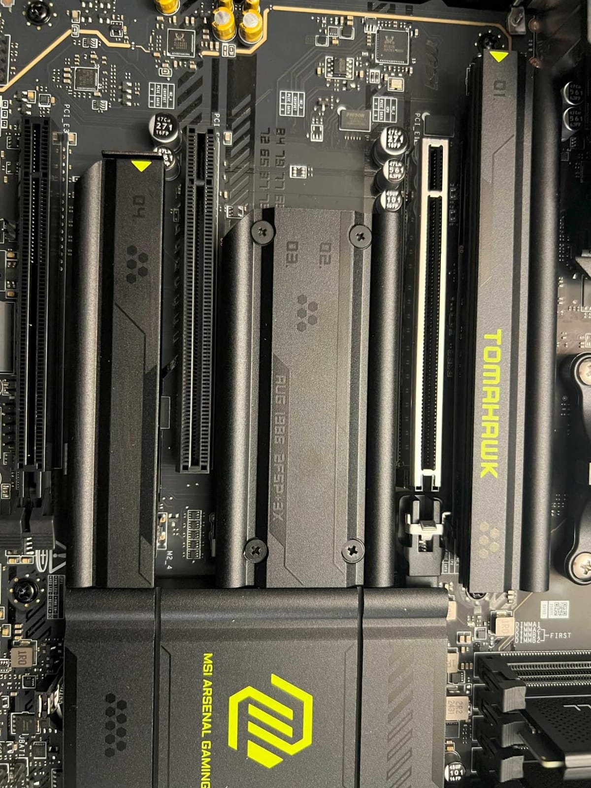 MSI MAG X870 Tomahawk WiFi Gaming Motherboard (AMD Ryzen 9000/8000/7000 Series Processors, AM5, DDR5, PCIe 5.0, M.2 Gen5, SATA 6Gb/s, USB 40Gbps, HDMI/DP, Wi-Fi 7, Bluetooth 5.4, 5Gbps LAN, ATX) customer photo 2