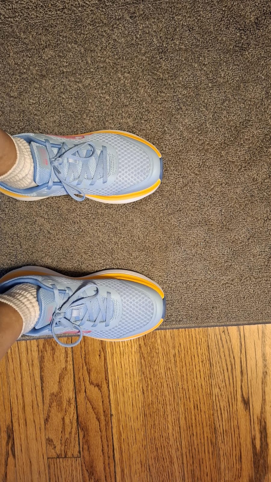 Skechers Women's Max Cushioning Endeavour | Max Cushioning, Air-Cooled Goga Mat Insole, Ultra Light Midsole, Breathable Mesh Upper, Machine Washable customer photo 1