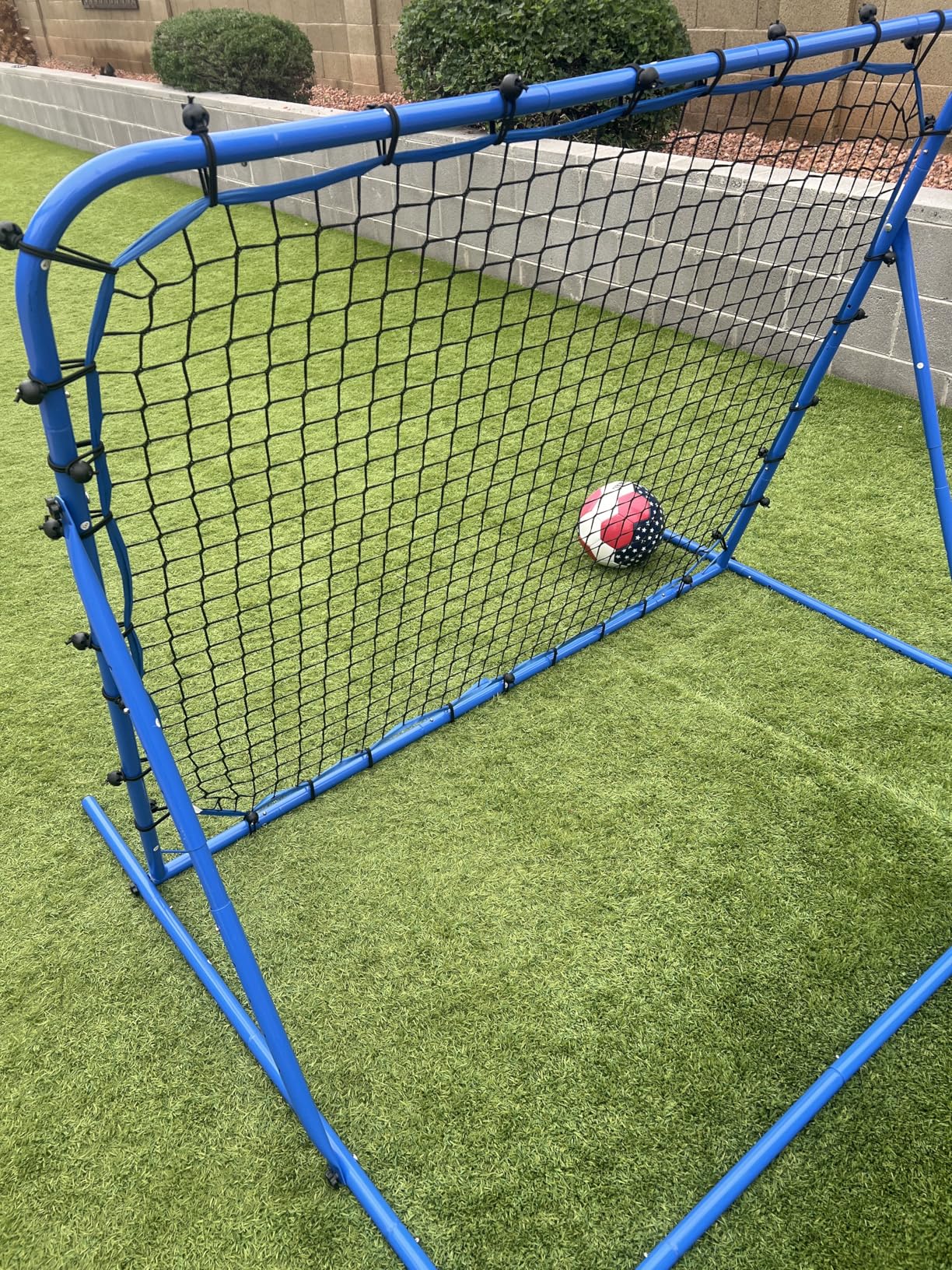 Soccer Baseball Rebounder Soccer Goal Net, Volleyball Rebound Pitchback Net | Quick Switch Angle Soccer Softball Training for Ball Control, Passing, Bounce Back Practice, Easy Setup customer photo 2