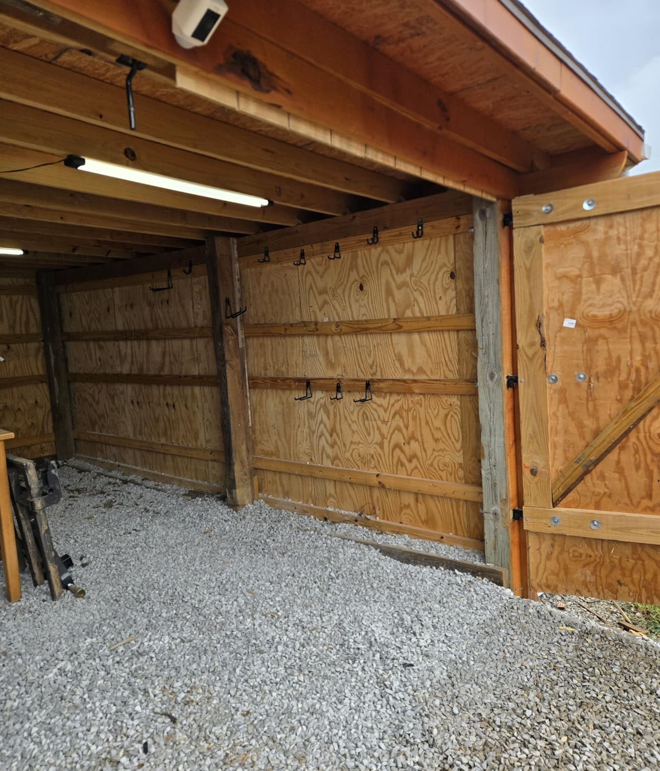 BEEST FullStop Spray Foam Insulation Kit - 240 Board ft/sq.ft. Fire Rated Spray Insulation Foam for Walls & Attics with Thermal & Soundproofing - Includes 12x Cans, 1 Cleaner, Pro X Gun, Safety Gear customer photo 2