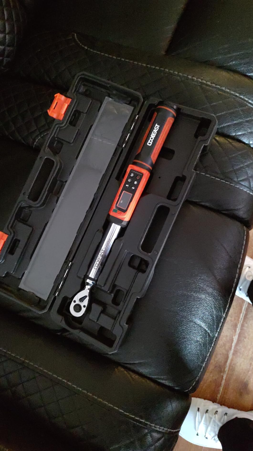coobeast 3/8 Drive Digital Torque Wrench (1.5-99.5 Ft-lbs./2-135Nm) | Preset Value Torque Wrench with ±2% Accuracy, Buzzer and LED Flash customer photo 1