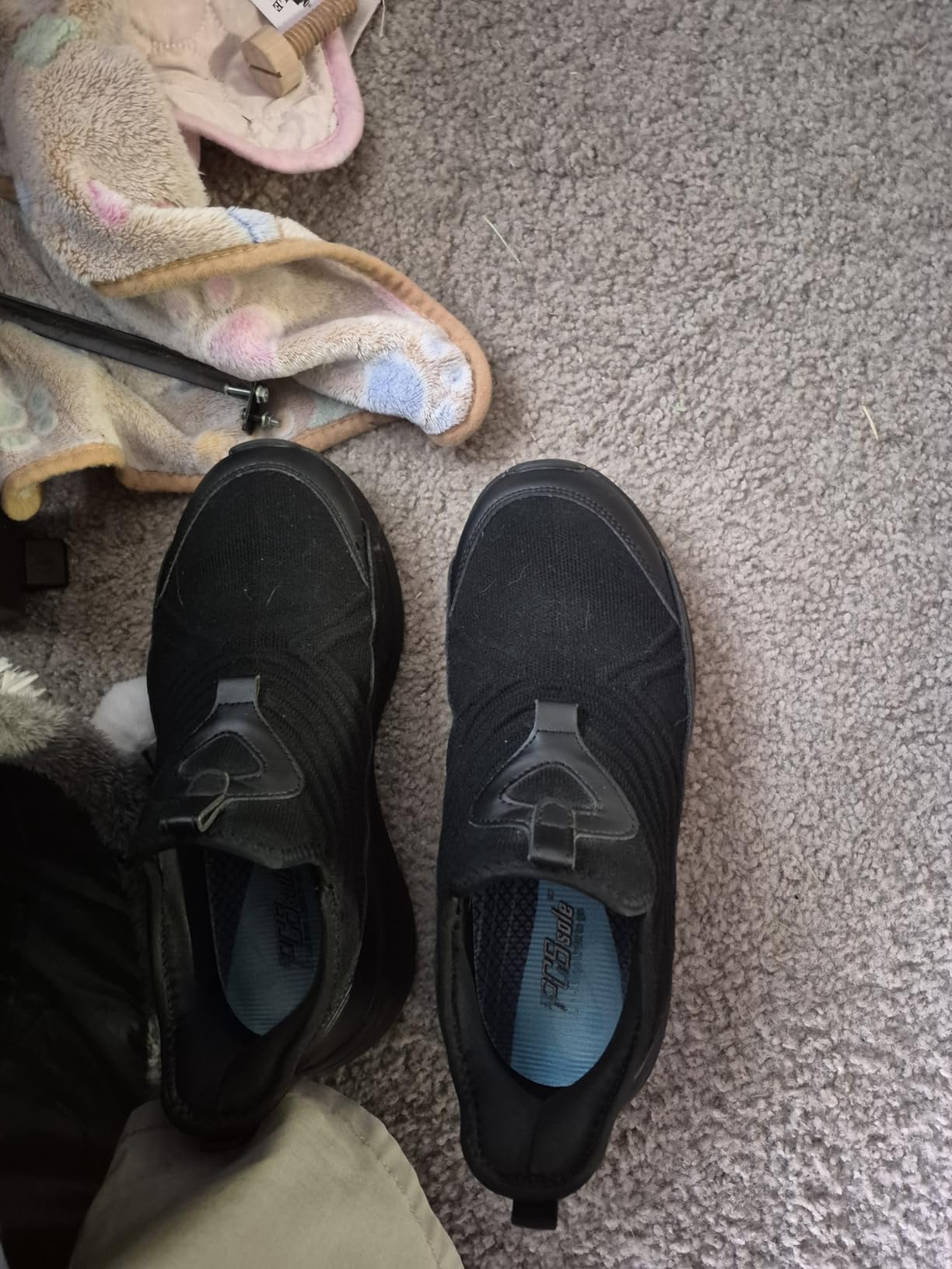 FitVille Men's Extra Wide Slip-On Walking Shoes, Hands-Free Orthopedic Sneakers with Arch Support for Plantar Fasciitis, Bunions and Hammertoes - Step Ease V1 customer photo 1